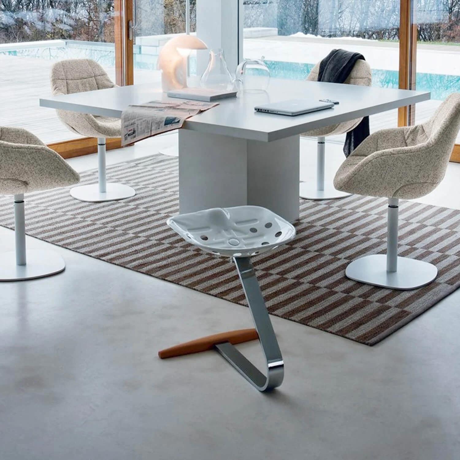 Zanotta Mezzadro-Hocker von  Achille und Pier Giacomo Castiglioni im Angebot 1