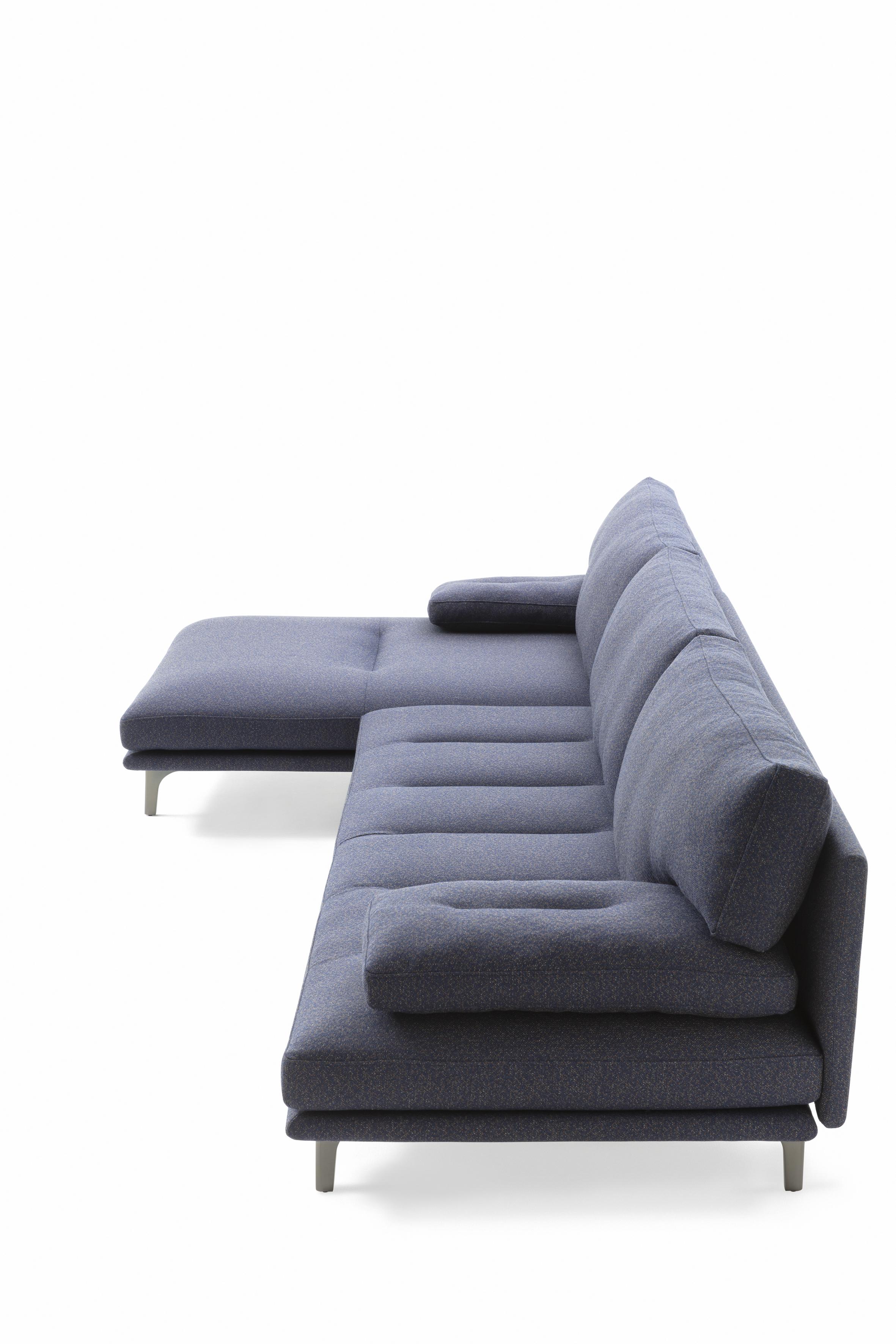 Zanotta Milano+ Modular Sofa in Purple Upholstery with Nickel-Satin Frame by De Pas, D’Urbino, Lomazzi

Aluminum alloy feet, with natural or black nickel-satin finish. Steel frame. Elastic strips suspension. Single seat cushion in graduated