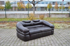 Zanotta Model Straccio De Pas, D'Urbino, Lomazzi Original  Leather Sofa