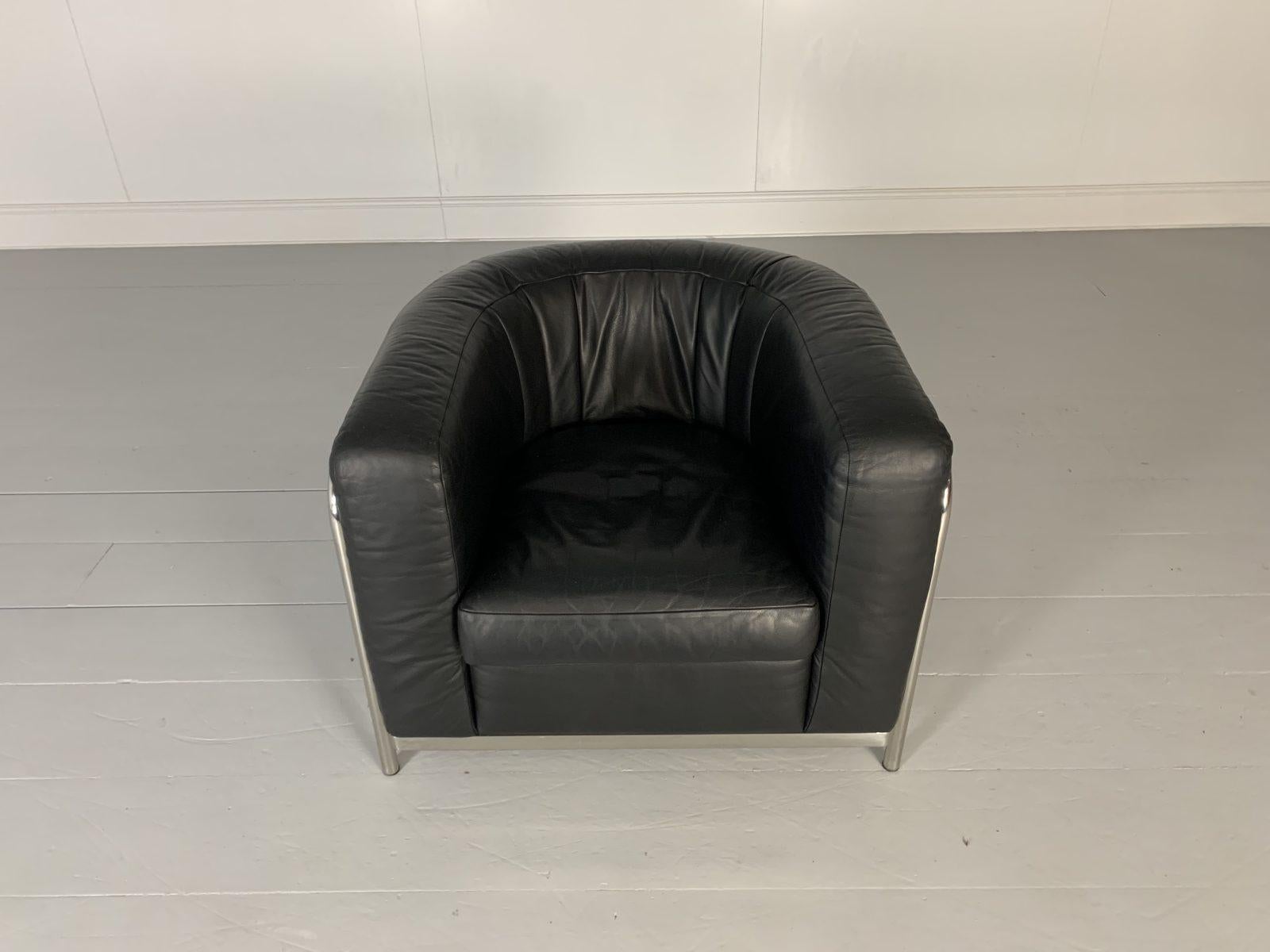 Zanotta “Onda” Armchair, in Black “Scozia” Leather and Chrome In Good Condition In Barrowford, GB