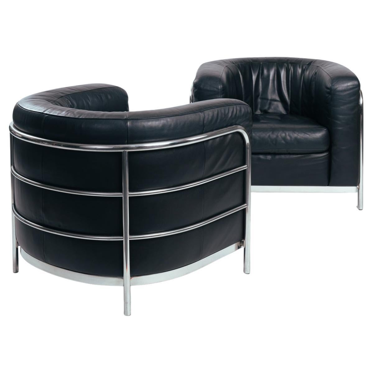 Zanotta Onda black round leather chairs, inspired by le Corbusier, Italy, set 2 For Sale