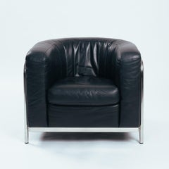Zanotta Onda black round leather chair, inspired by le Corbusier, Italy