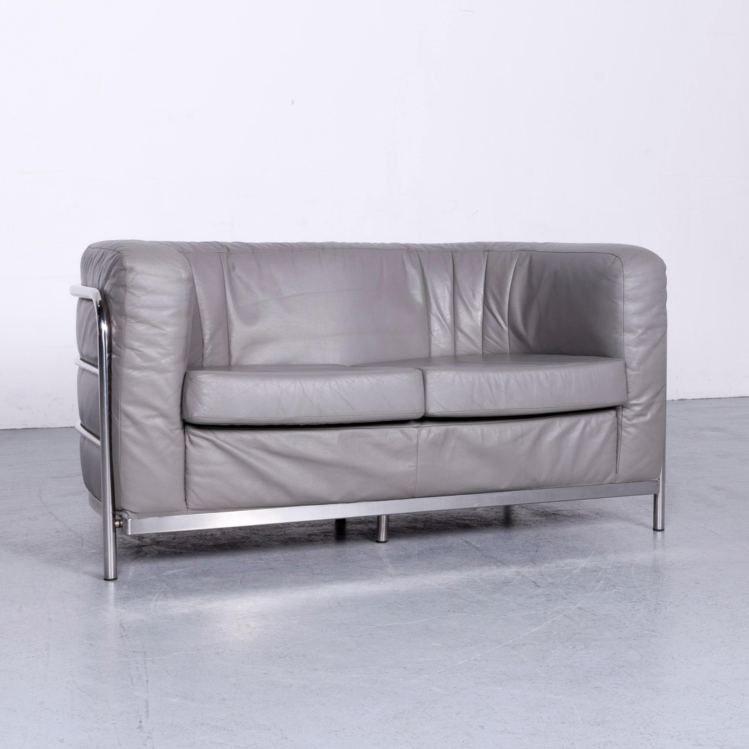 We bring to you a Zanotta Onda designer sofa leather grey two-seat couch.



















 