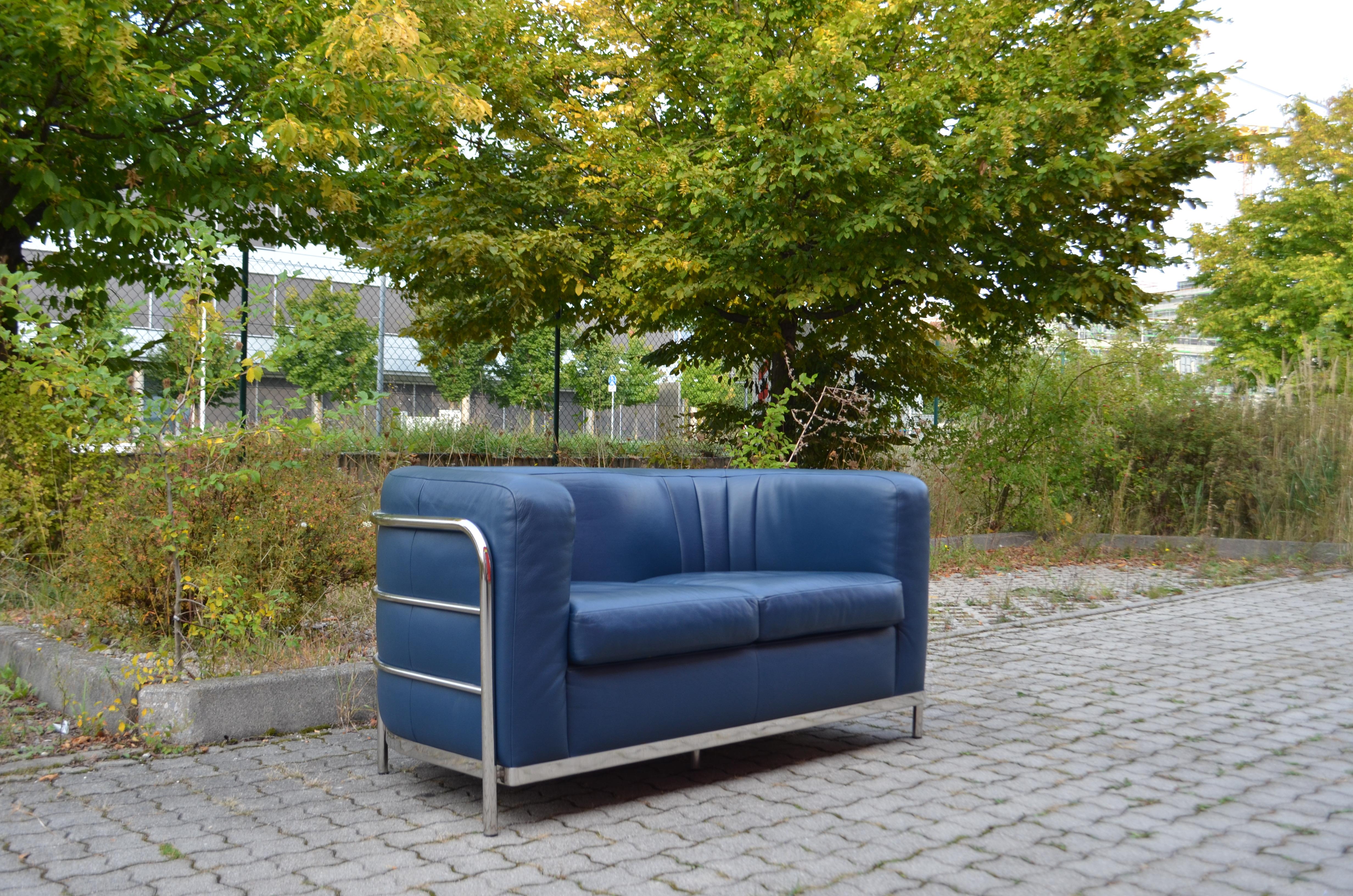 Zanotta Onda Ensemble Living Room Set Sofa & 2 Armchair Blue Leather For Sale 2