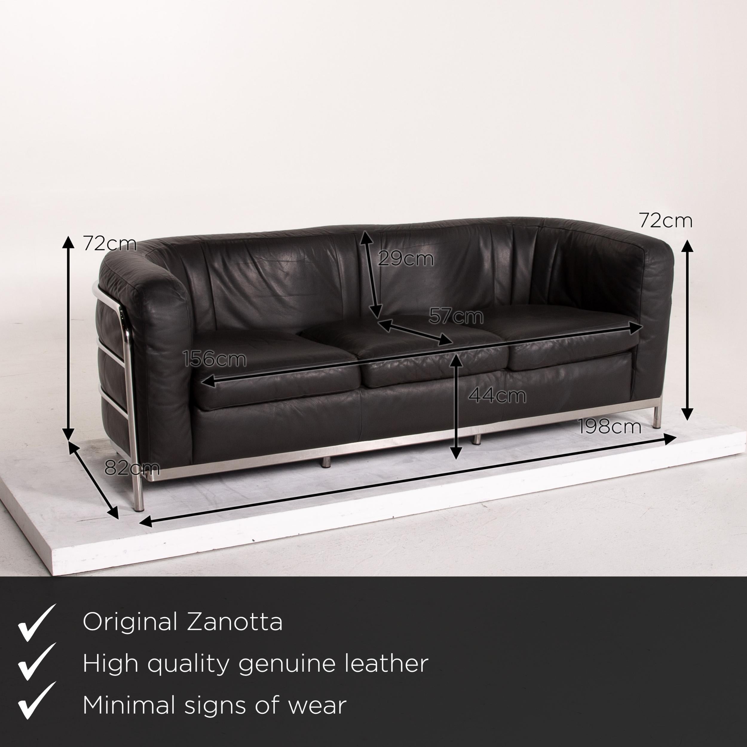 We present to you a Zanotta Onda leather sofa black three-seat couch.
 

 Product measurements in centimeters:
 

Depth 82
Width 198
Height 72
Seat height 44
Rest height 72
Seat depth 57
Seat width 156
Back height 29.
   