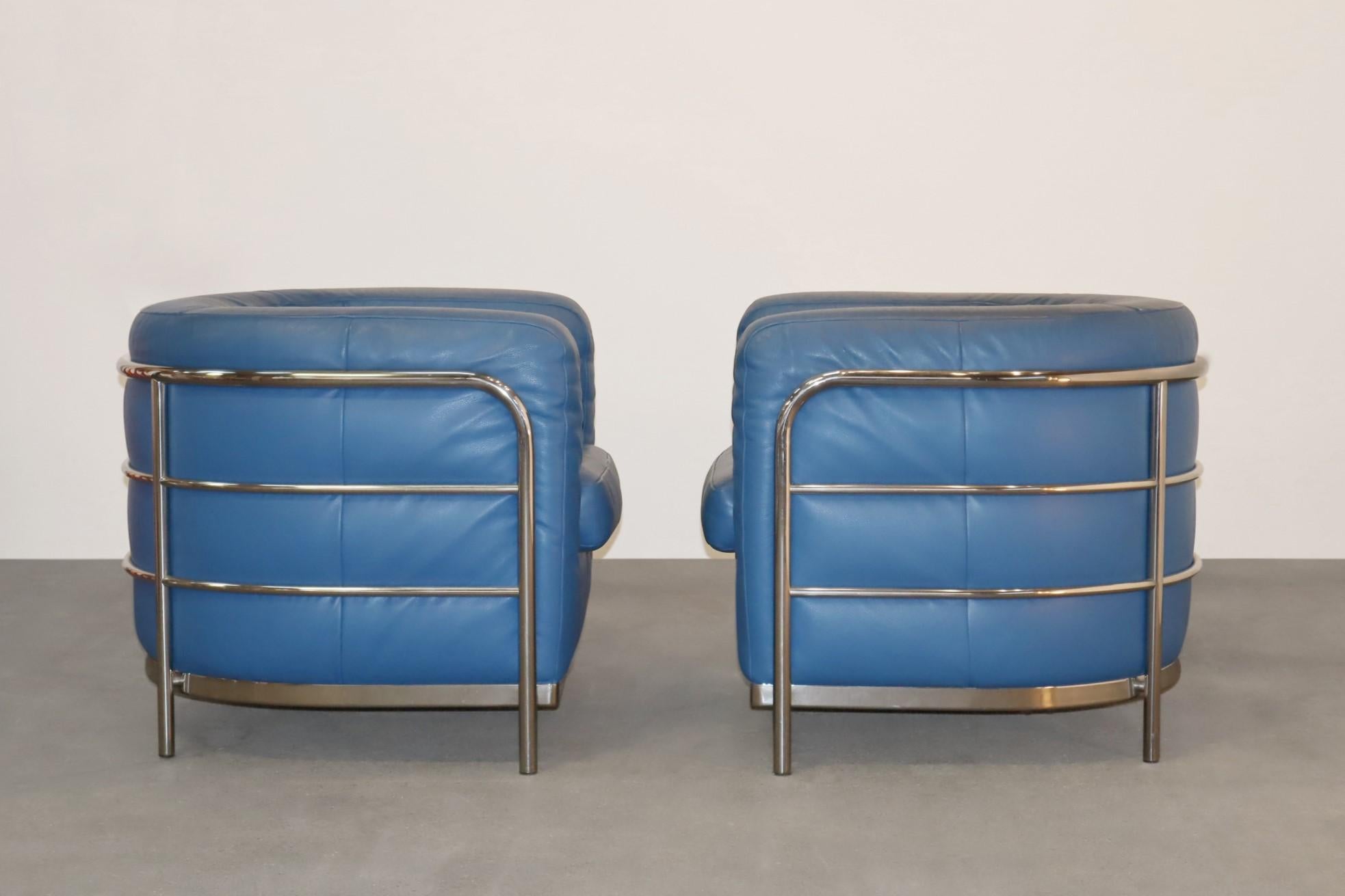 Zanotta Onda Pair of Armchairs in Blue Leather by De Pas, D'urbino For Sale 4