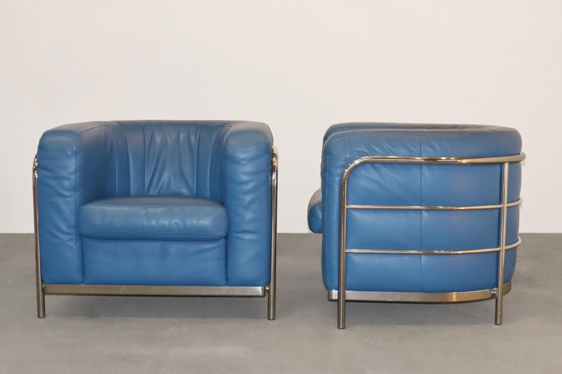 De Pas, D’Urbino and Lomazzi for Zanotta, pair of lounge chairs, model 'Onda', blue leather, chrome, Italy, 1985

Provenance: these chairs were in a C-Suite executive office of an insurance corporation. Very good conditon with only light signs of