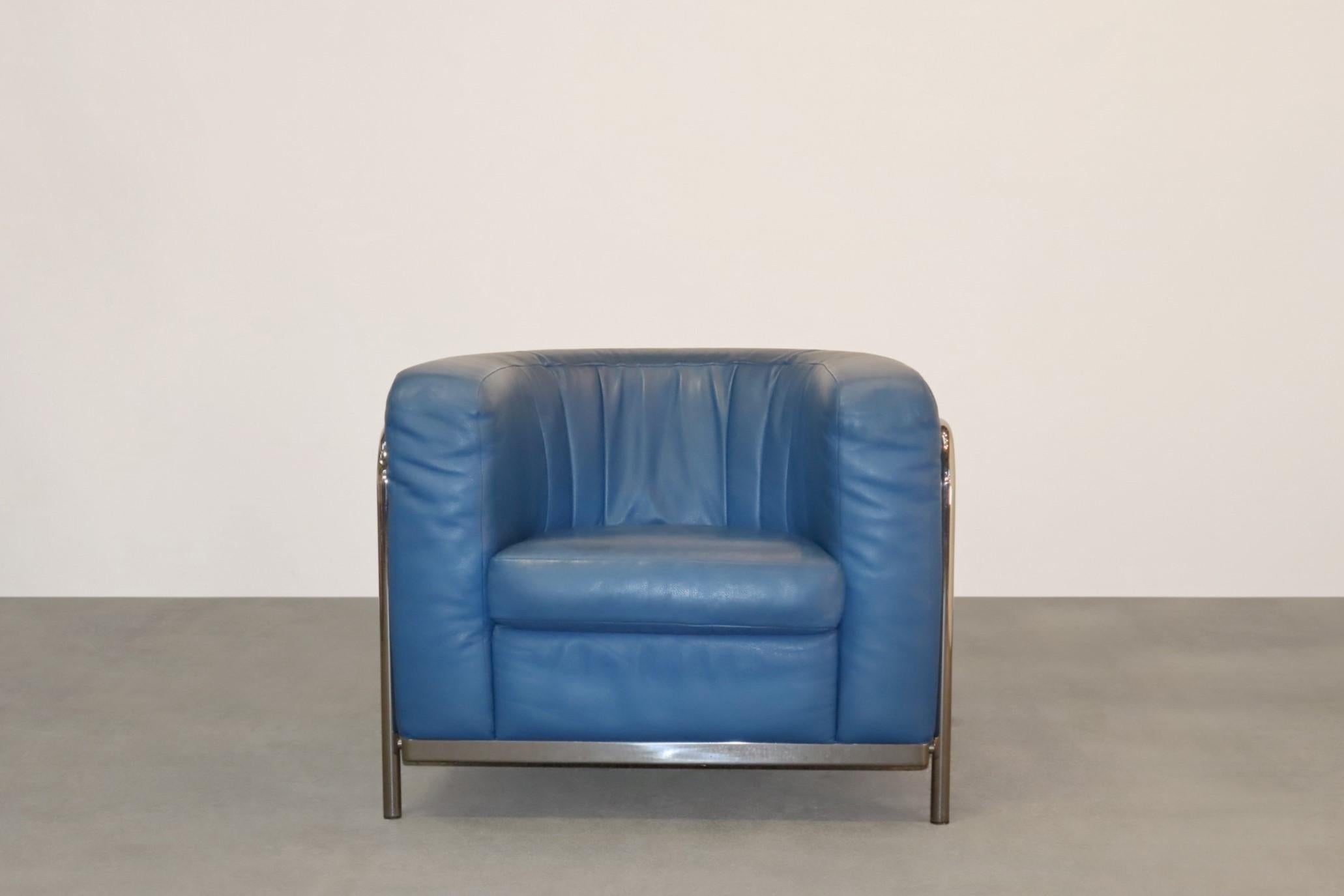 Post-Modern Zanotta Onda Pair of Armchairs in Blue Leather by De Pas, D'urbino For Sale