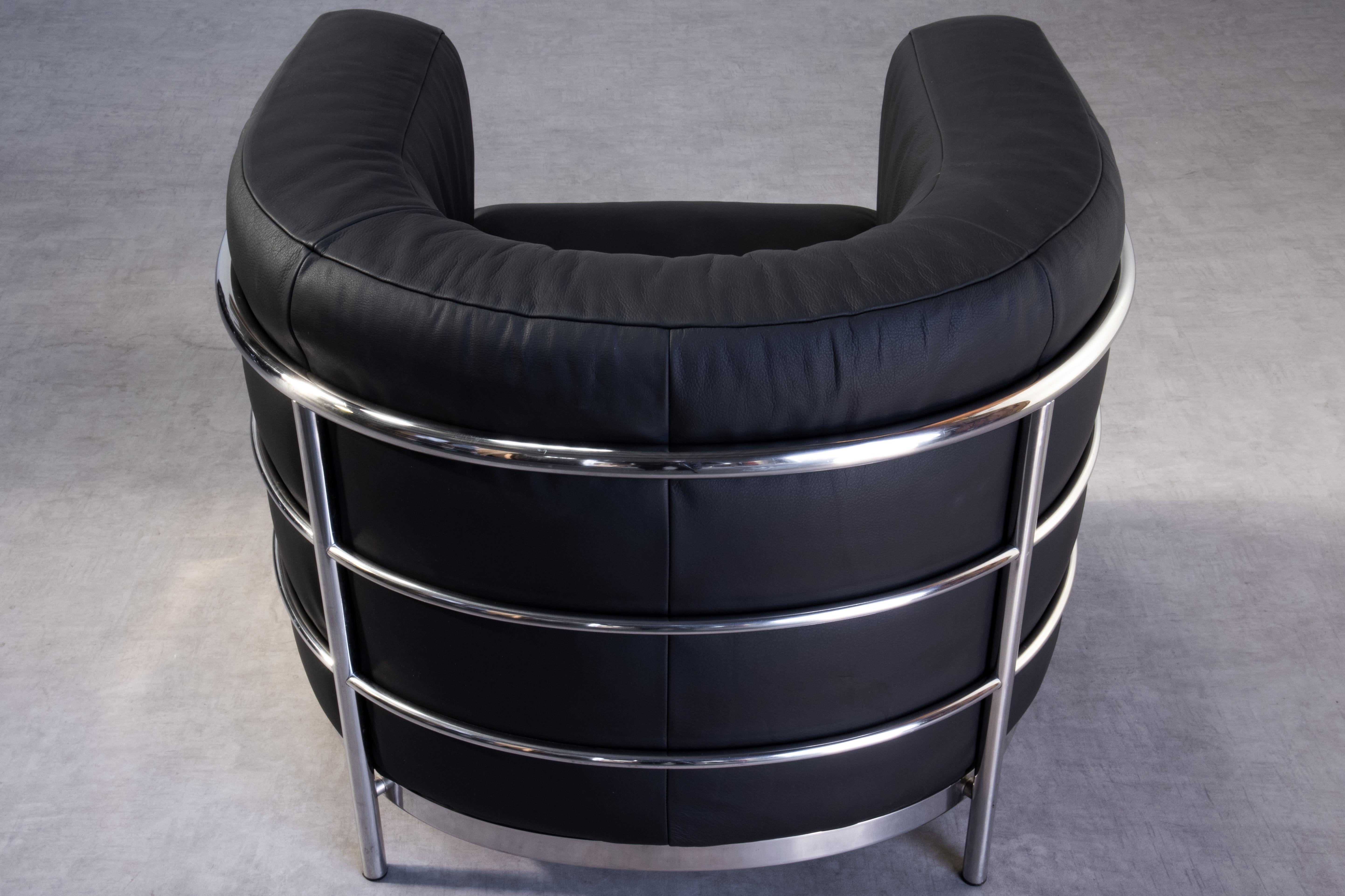 Zanotta Onda Pair of Armchairs in Matte Black Leather Chrome by De Pas, D'urbino For Sale 5