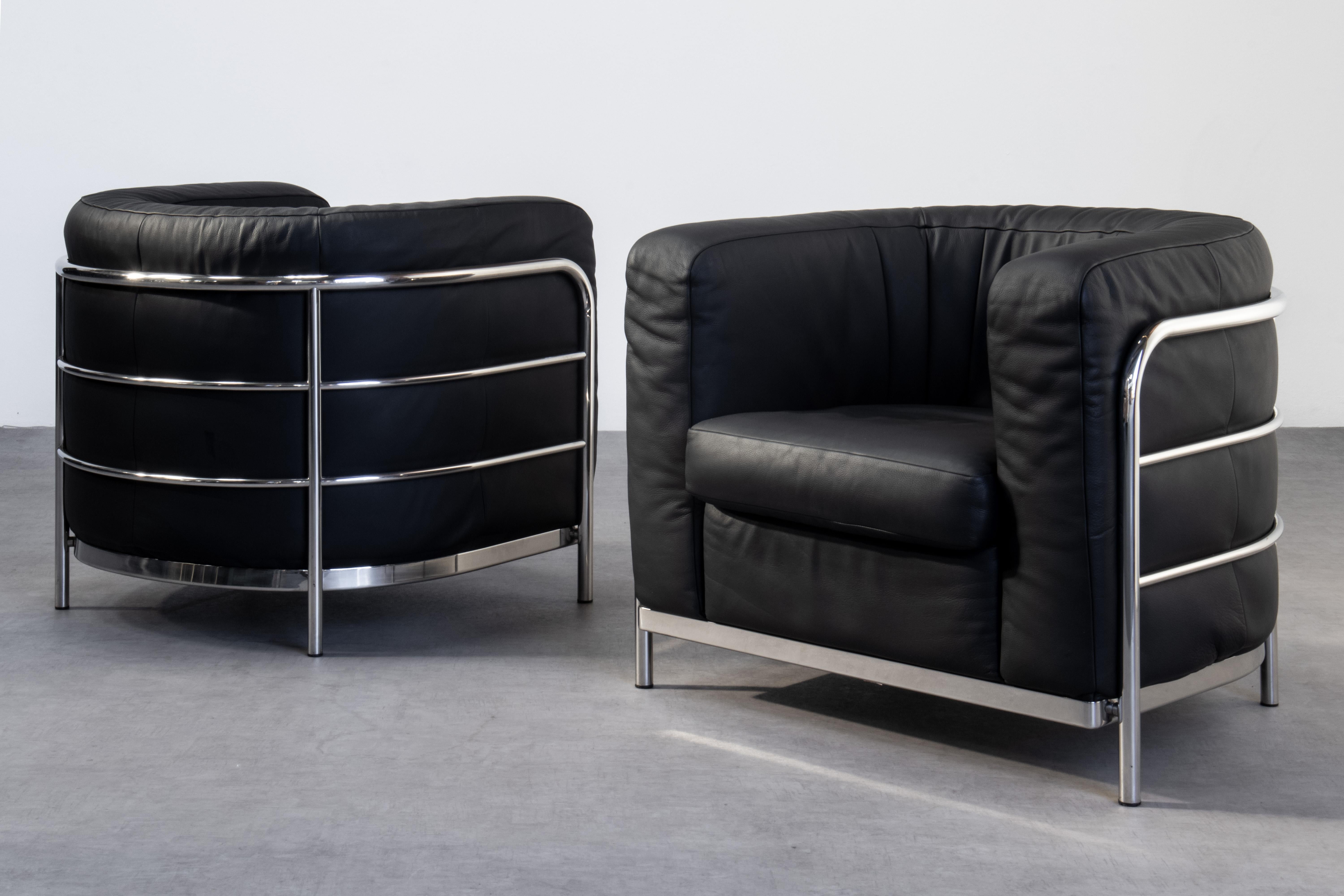 De Pas, D’Urbino and Lomazzi for Zanotta, pair of lounge chairs, model 'Onda', matte black leather, high polish chrome, Italy, 1985. 

While the Onda has become a highly collectible icon in its own right, credit is paid to the giants on which the