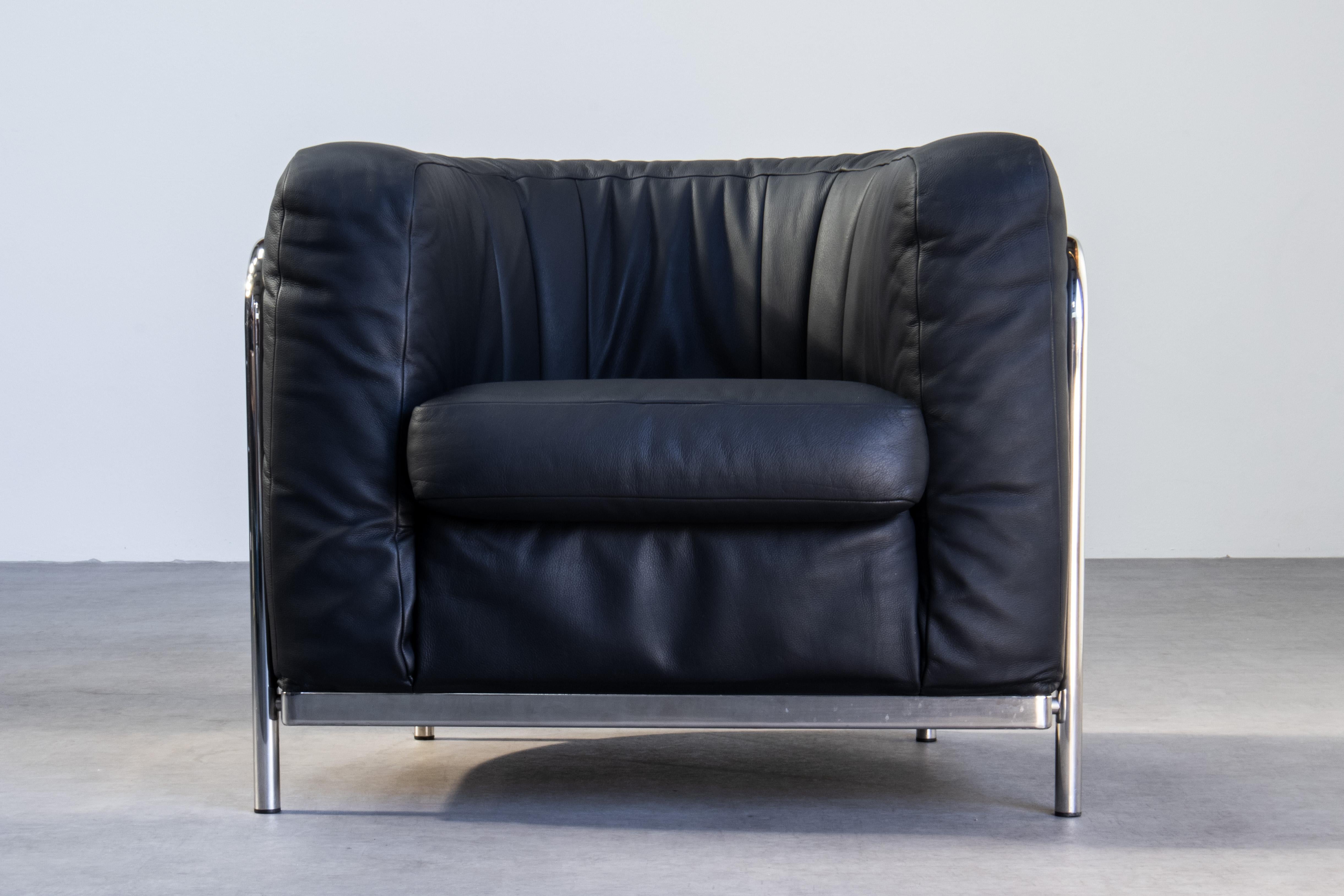 Late 20th Century Zanotta Onda Pair of Armchairs in Matte Black Leather Chrome by De Pas, D'urbino For Sale