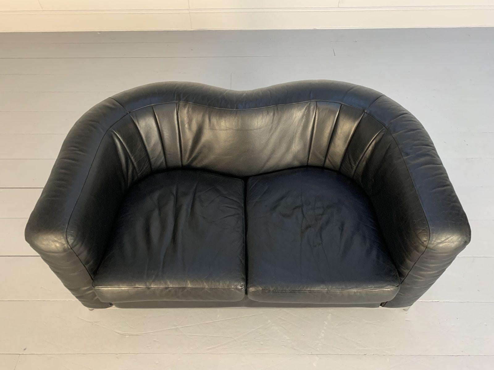 Zanotta Onda Sofa - 2-Sitzer - in schwarzem Scozia Leder und Chrom 2