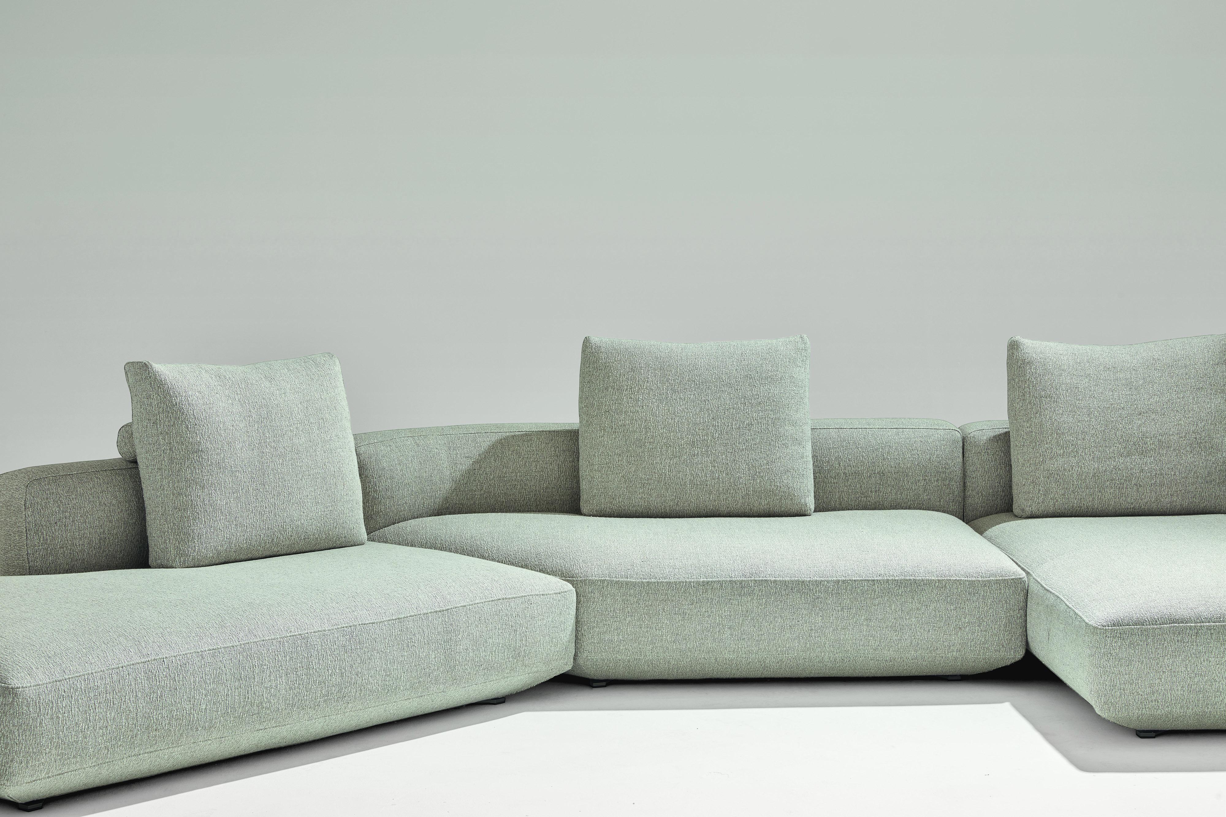 Zanotta Pianoalto Modular Sofa in Trama Fabric by Ludovica & Roberto Palomba

The range of modular or monobloc sofas allows many corner or straight compositions. 

Back cushions upholstered in polyurethane/ Dacron Du Pont or in 100% pure goose