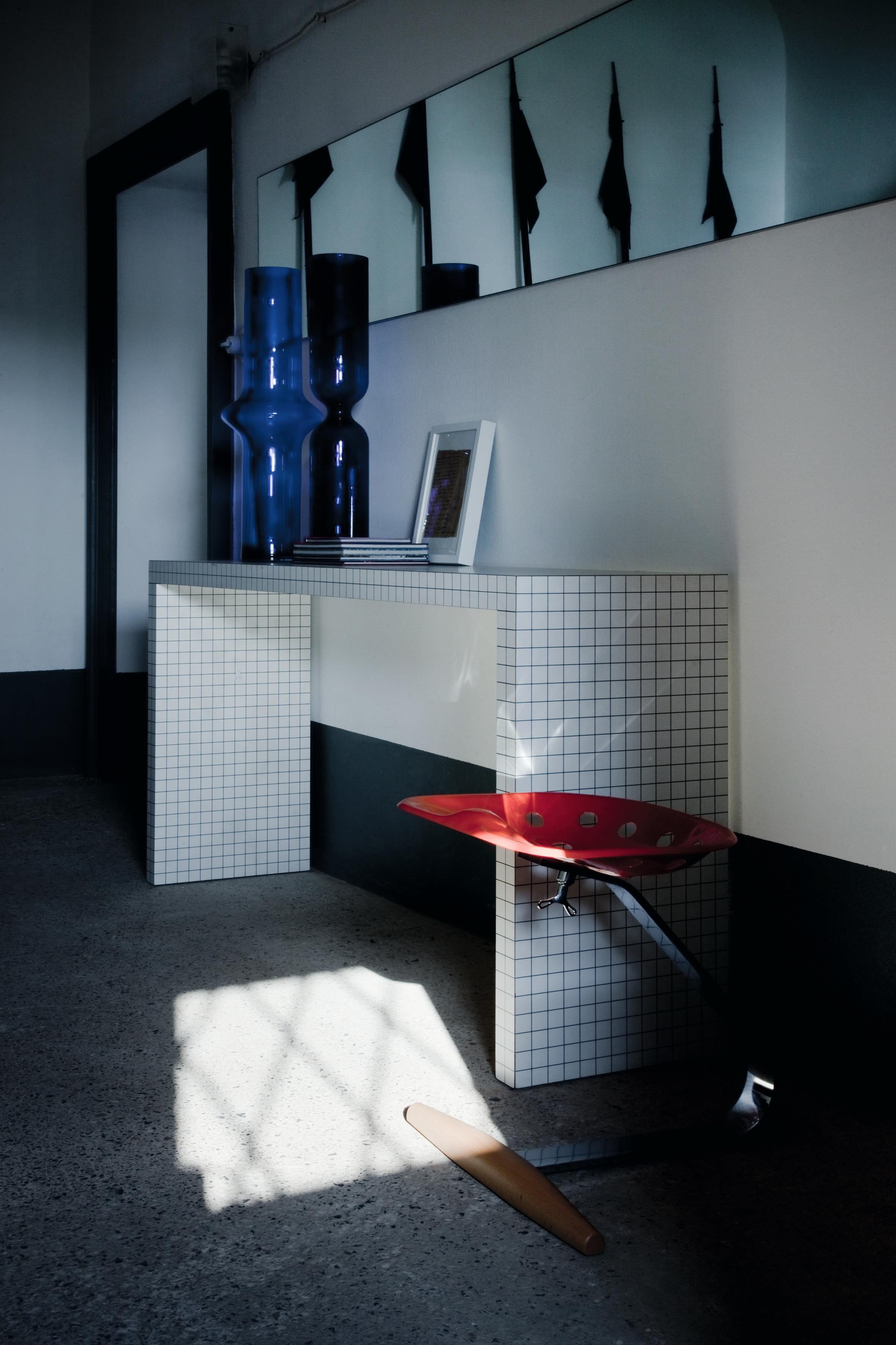 Table console Zanotta Quaderna 710 en stratifié plastique blanc par Superstudio en vente 7