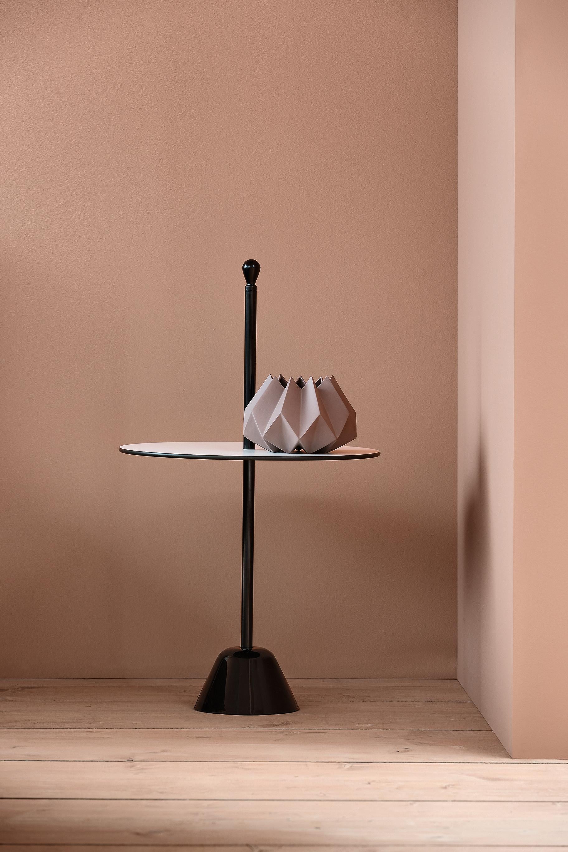Table basse Zanotta Servomuto avec plateau blanc et cadre en acier noir Neuf - En vente à Brooklyn, NY