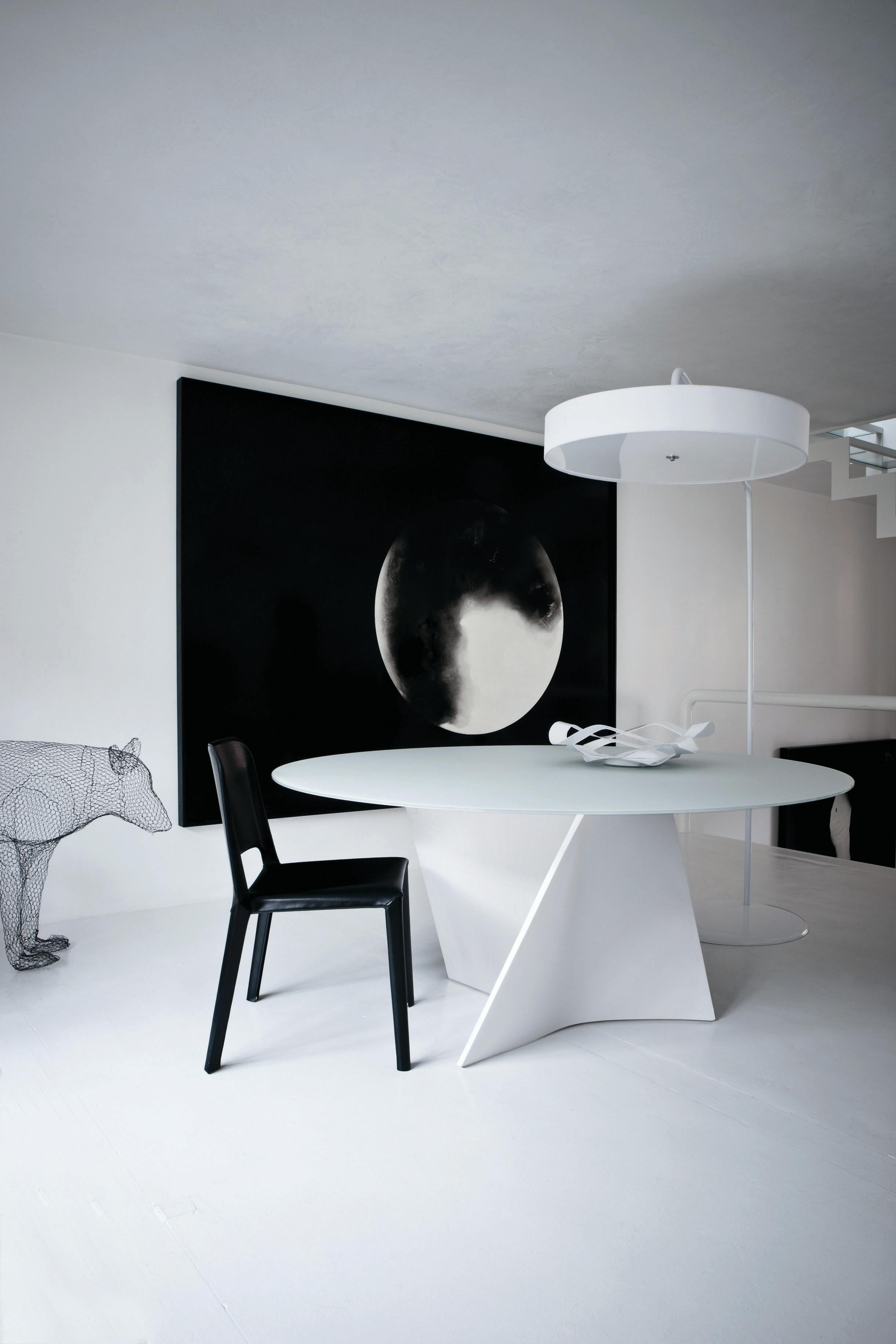 Zanotta Small Elica Table in Carrara Marble Top & White Frame by Prospero Rasulo In New Condition For Sale In Brooklyn, NY