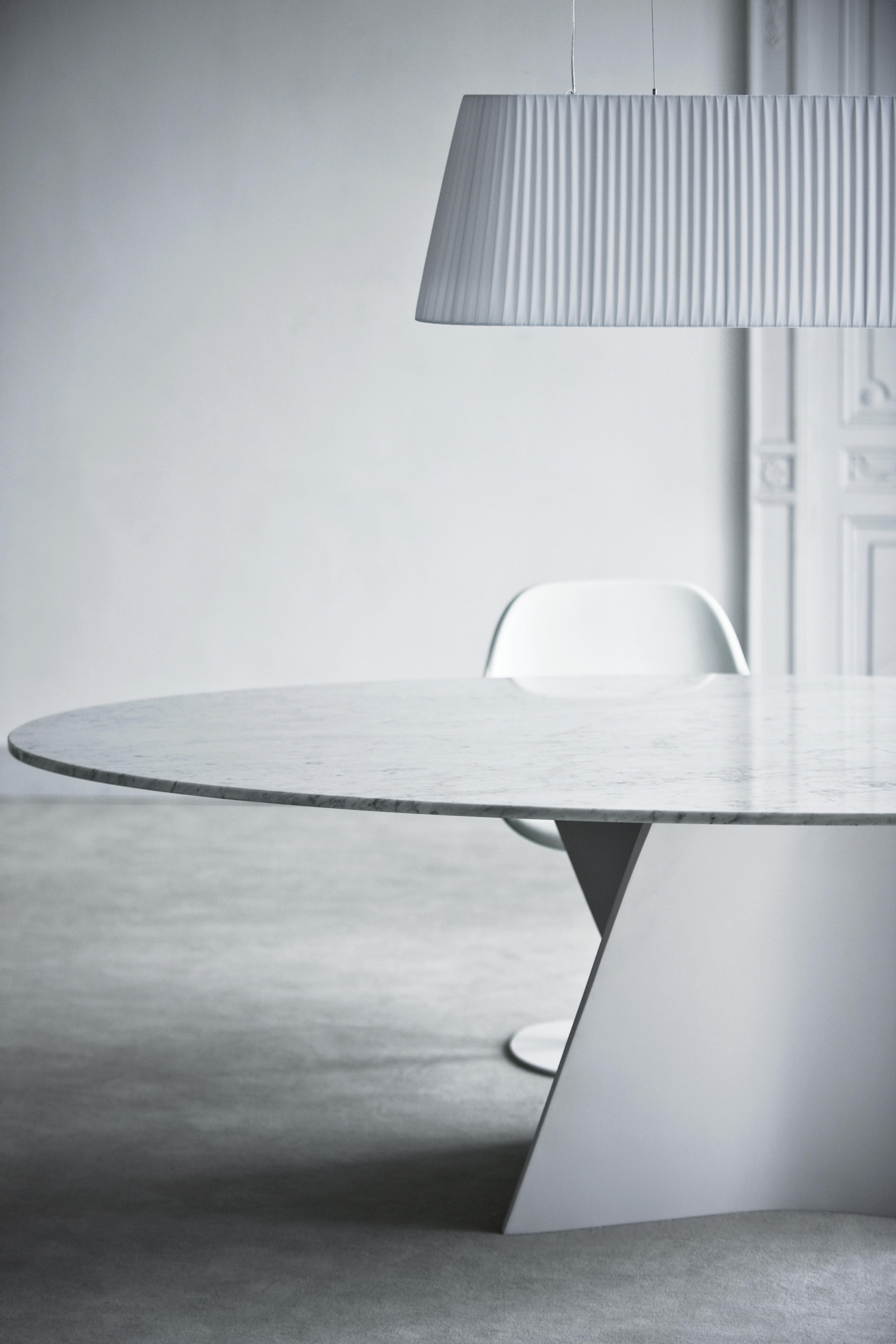 Petite table Zanotta Elica avec plateau en marbre Sahara Noir et cadre noir en vente 1