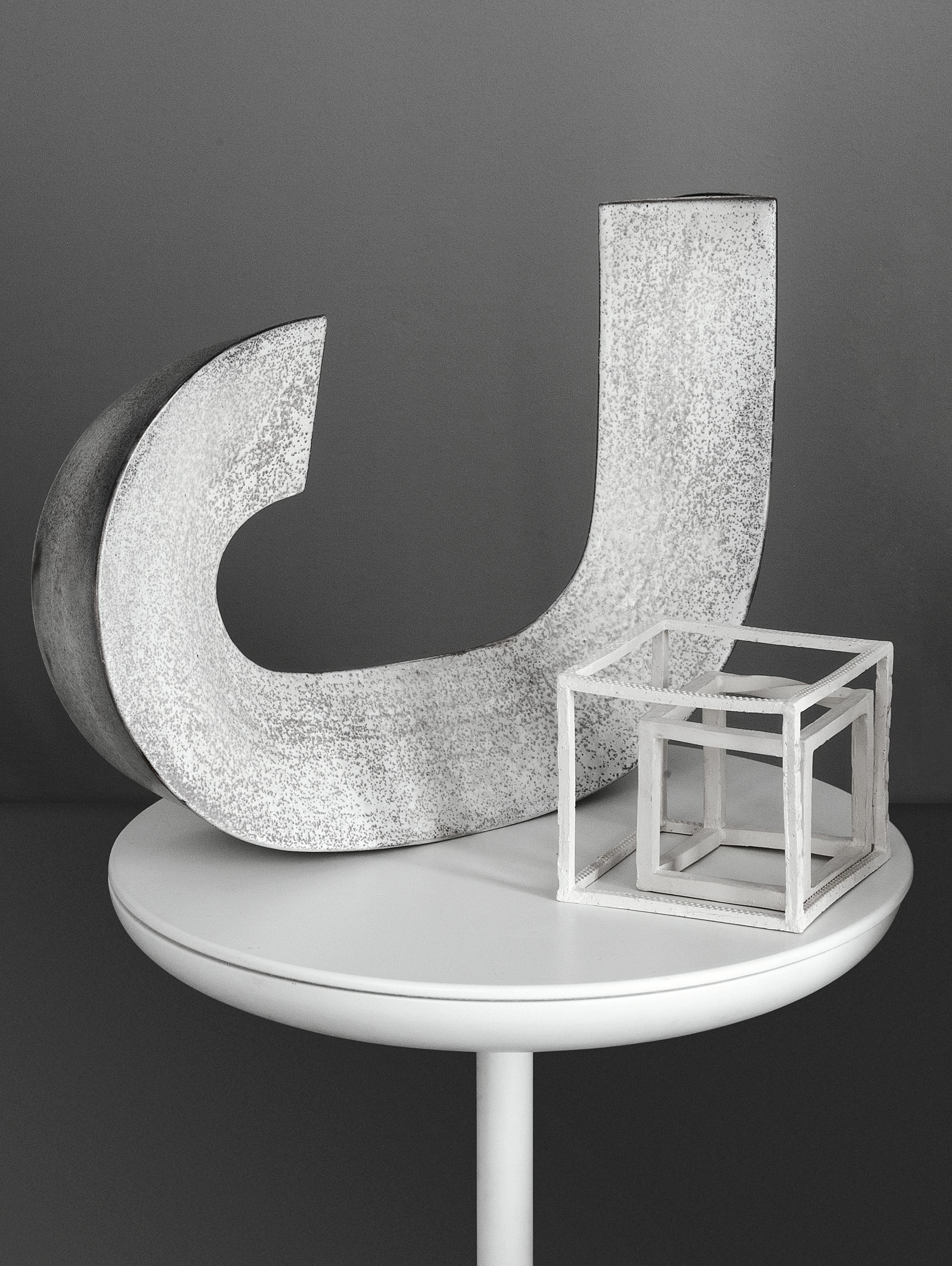Aluminium Petite table Zanotta Toi en finition blanche avec plateau en contreplaqué par Salvatore Indriolo en vente