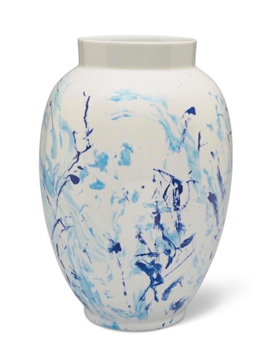 Le Bleu des Ming, Zao Wou-Ki, Chinese, Abstraction, Contemporary, Jar, Porcelain

Le bleu des Ming
Manufacture de Limoges - Ed.4/4.EA
2008
Enamel paint on porcelain
54.5 x 40 x 40 cm
Signed in Chinese, in pinyin and numbered below: Zao
