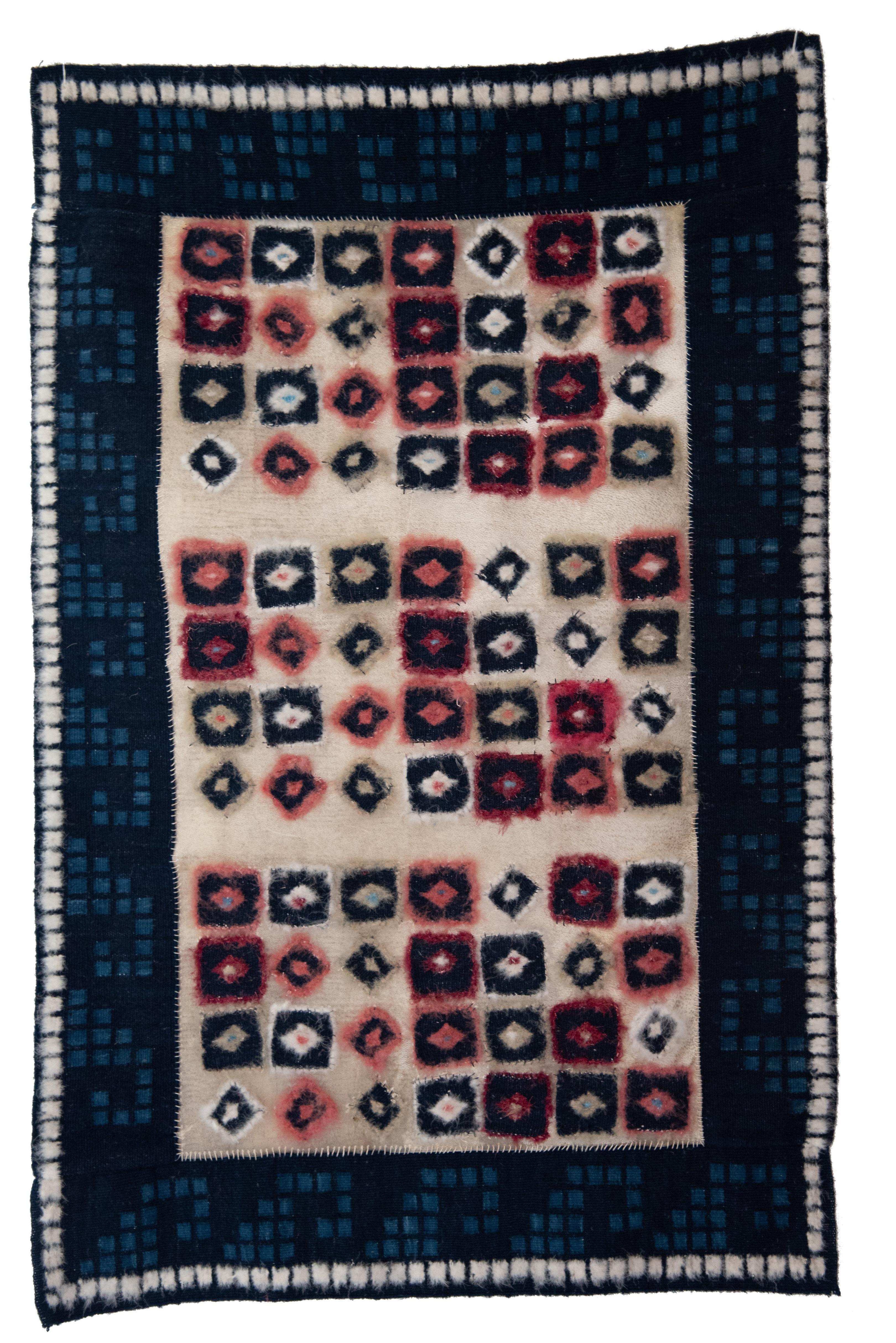 Zapotec handgewebter natürlich gefärbter Hängefederteppich, hergestellt in Oaxaca, Mexiko  (Mexikanisch) im Angebot