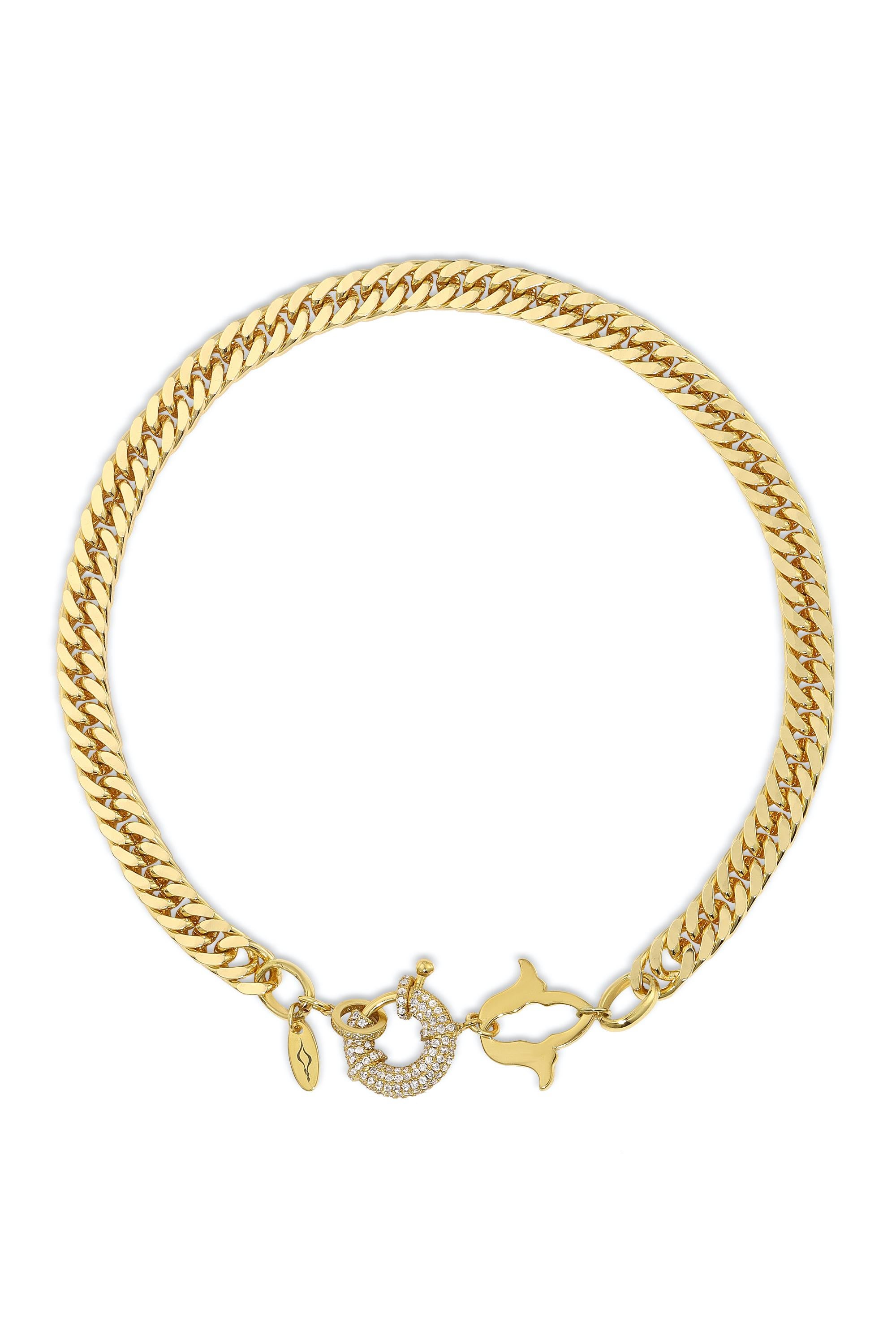-Featuring a gold signature Charm
-Chunky Curb Chain
-Micro Pave Sailor Clasp
-18k Gold-plated
-Comes with polishing cloth
