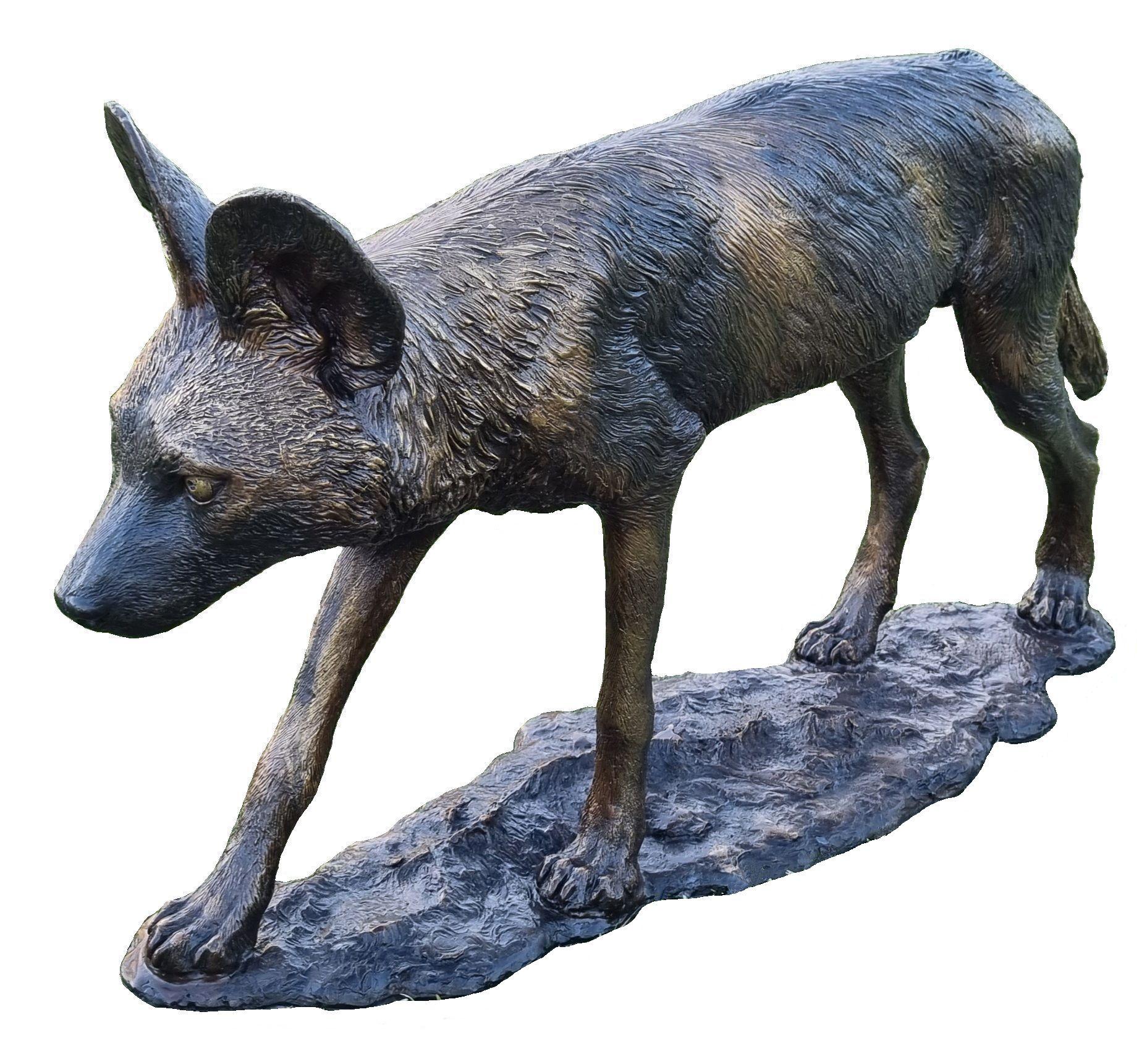 African Wild Hunting Dog - Sculpture by Zawadi