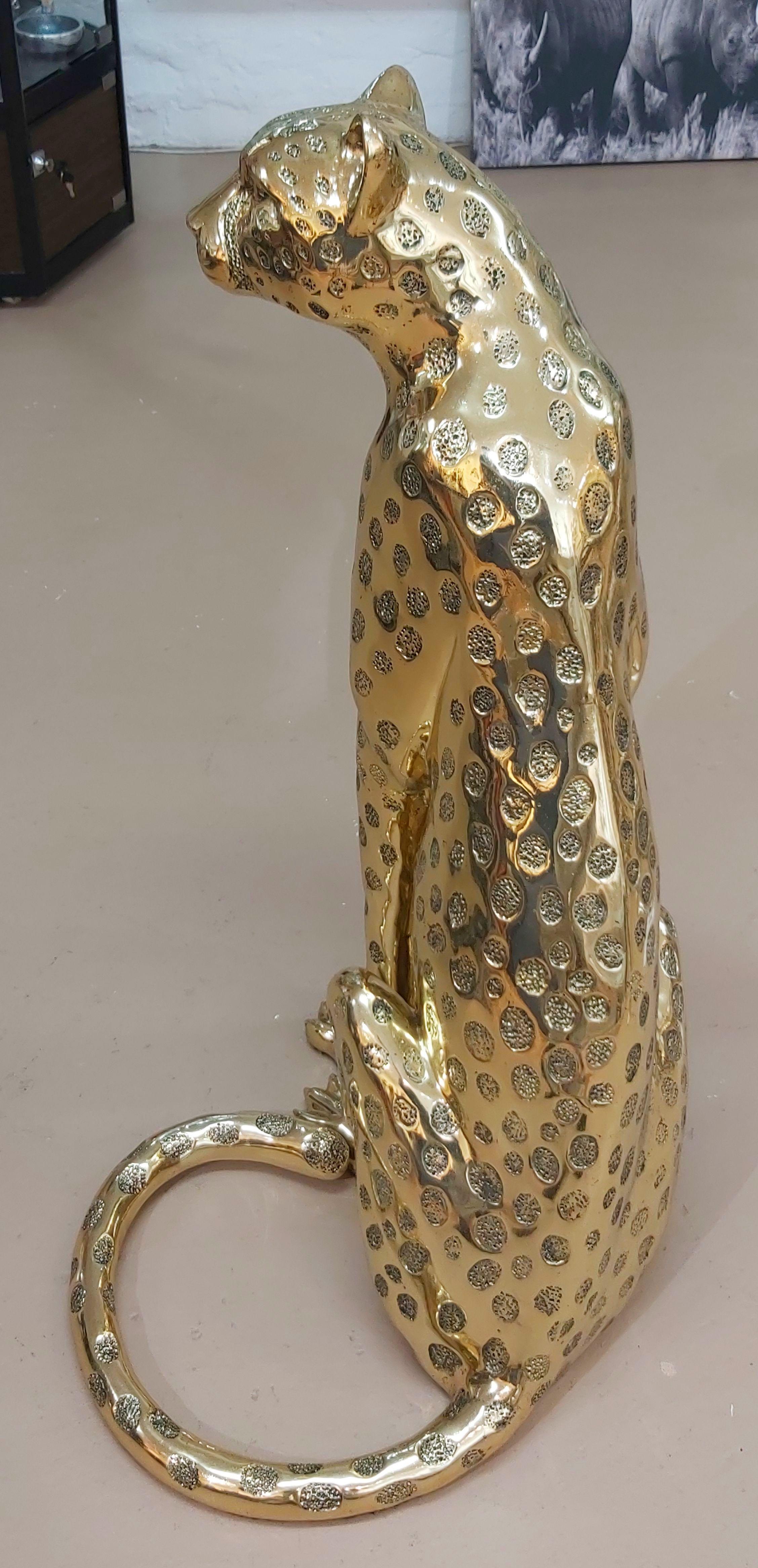 Goldener sitzender Gepard in Lebensgröße im Angebot 1