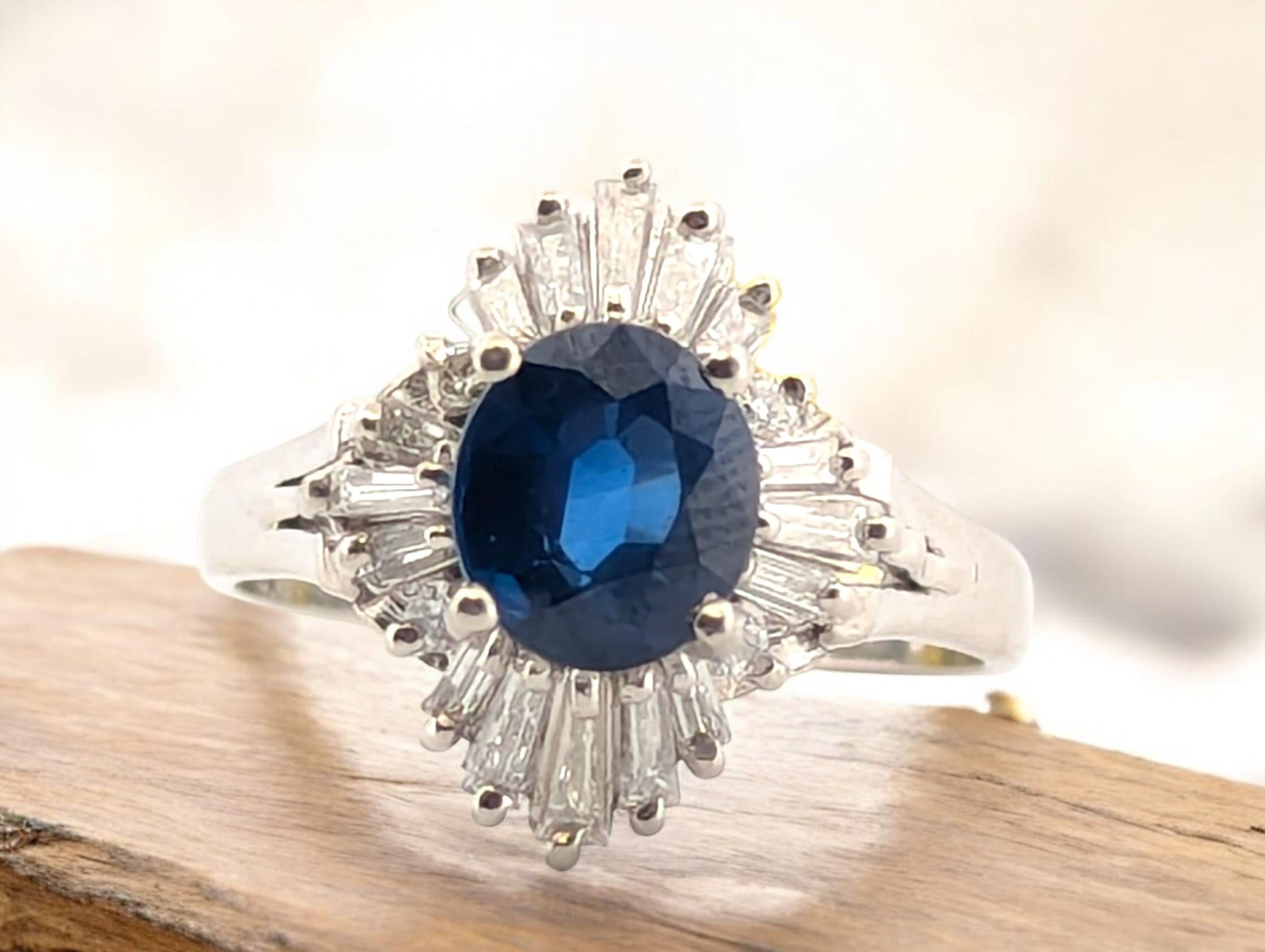 Taille ovale Zayne  Bague en platine avec saphir bleu royal certifié AIG de 1,57 carat, taille 6 en vente