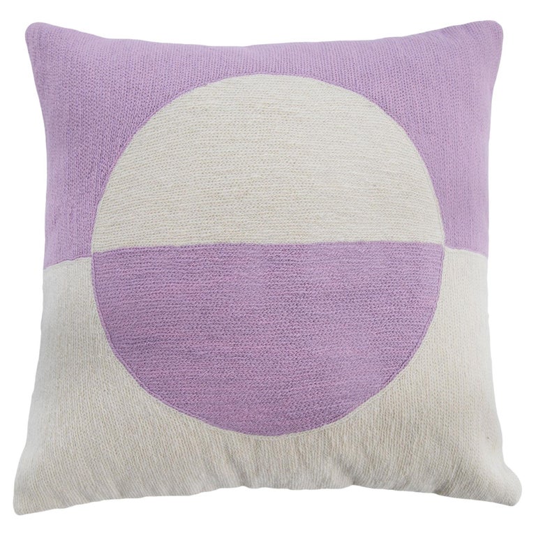 Pillow in “Zaza