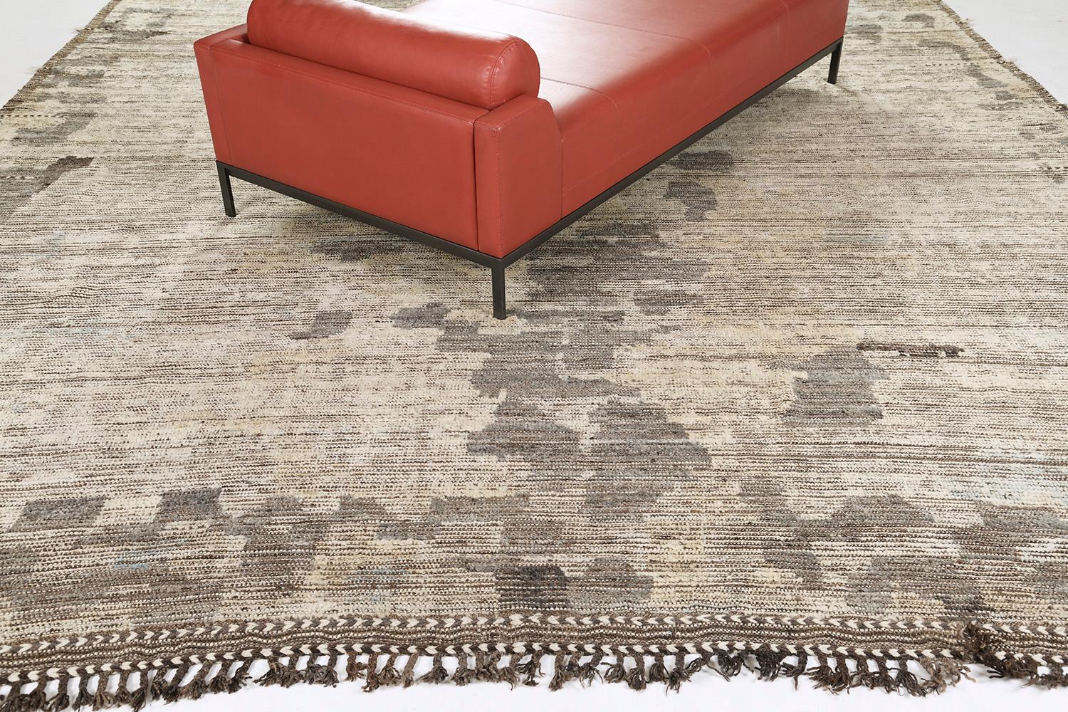 Zazate' is made of luxurious wool and is made of timeless design elements. Its weaving of natural earth tones and unique design elements is what makes the Atlas Collection so unique and sought after. Mehraban's Atlas collection is noted for their