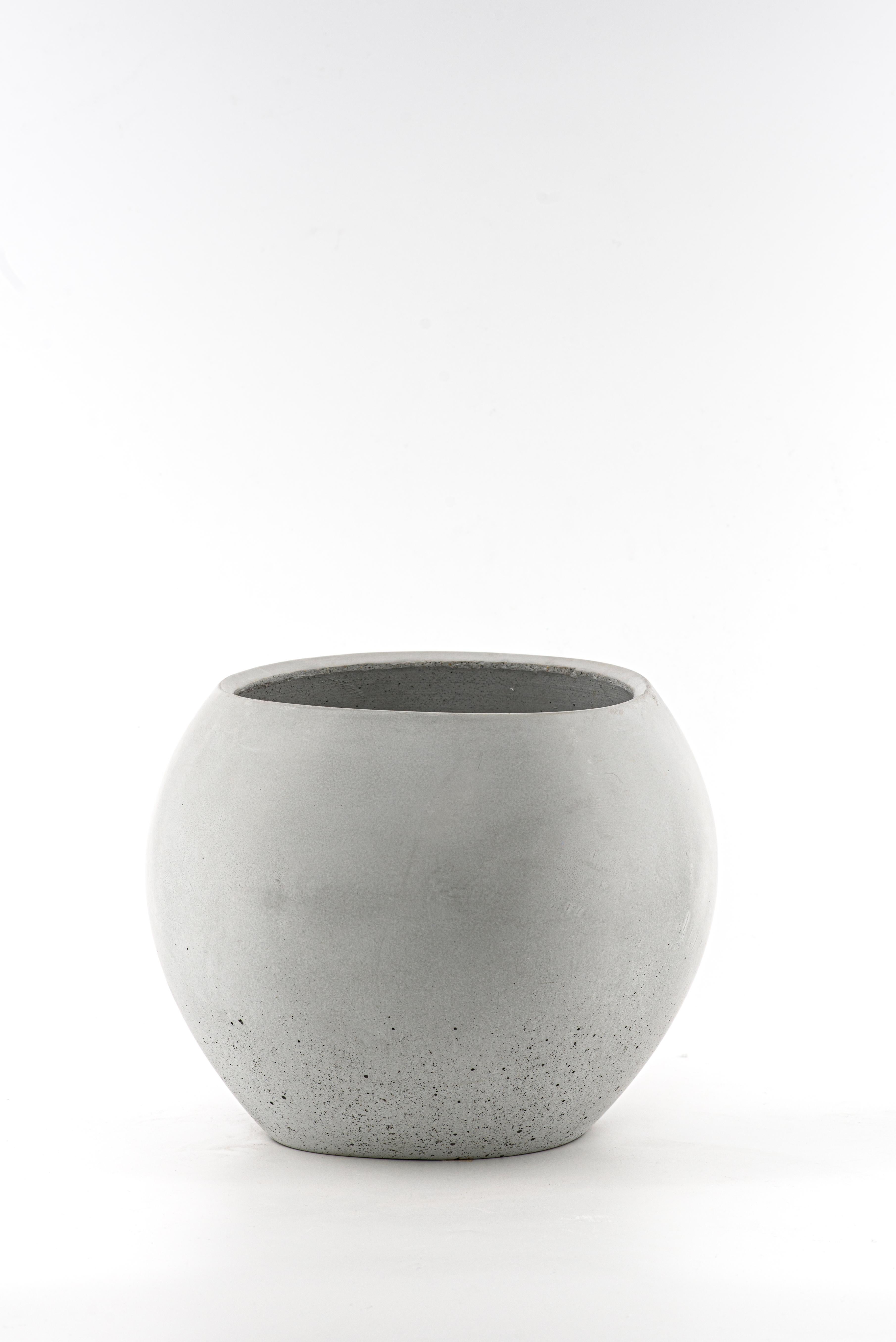 Modern Zazen Collection Concrete Vase, Mod. I For Sale
