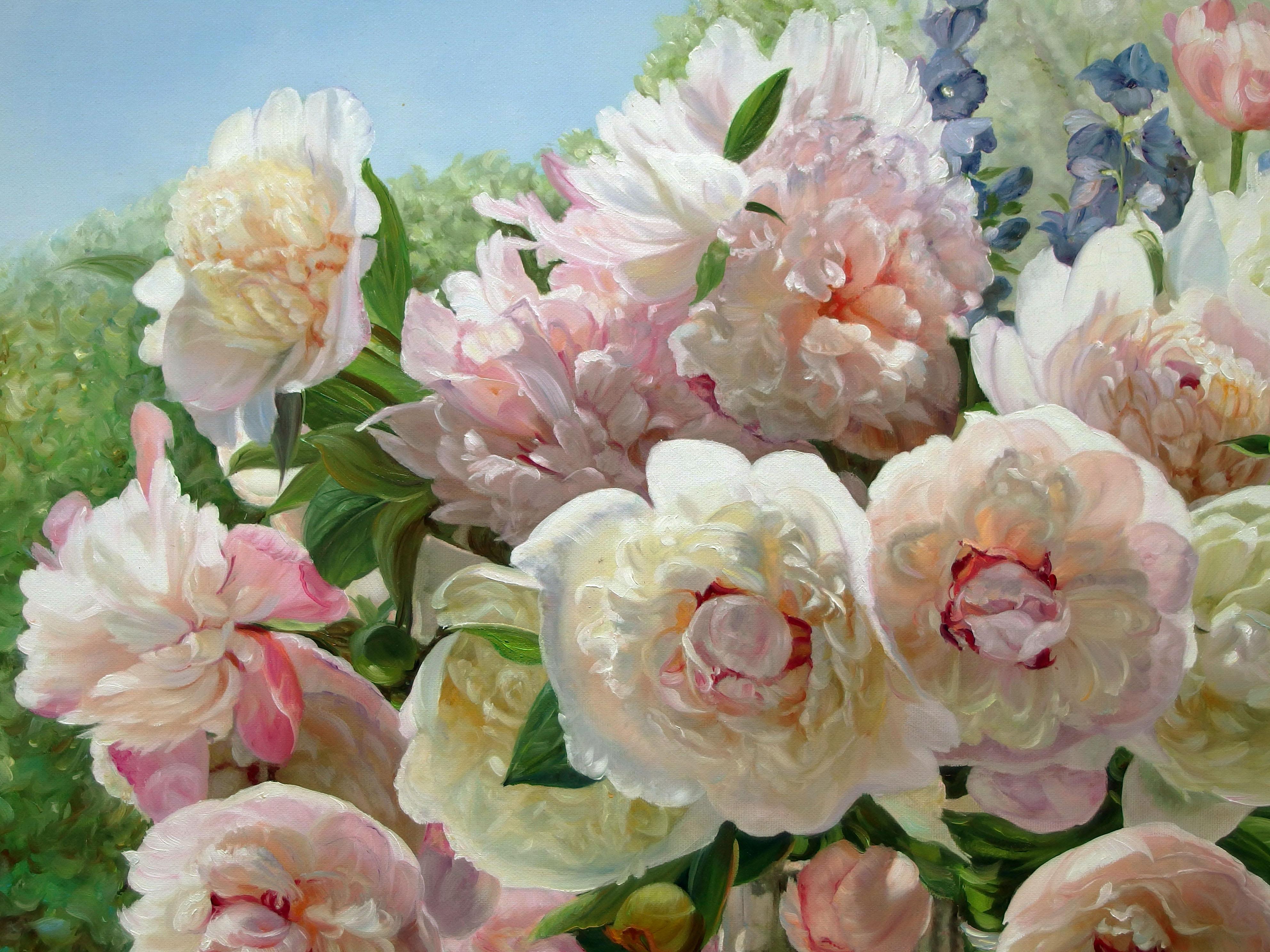 Peonies blanches et roses dans la fenêtre - Réalisme Painting par Zbigniew Kopania