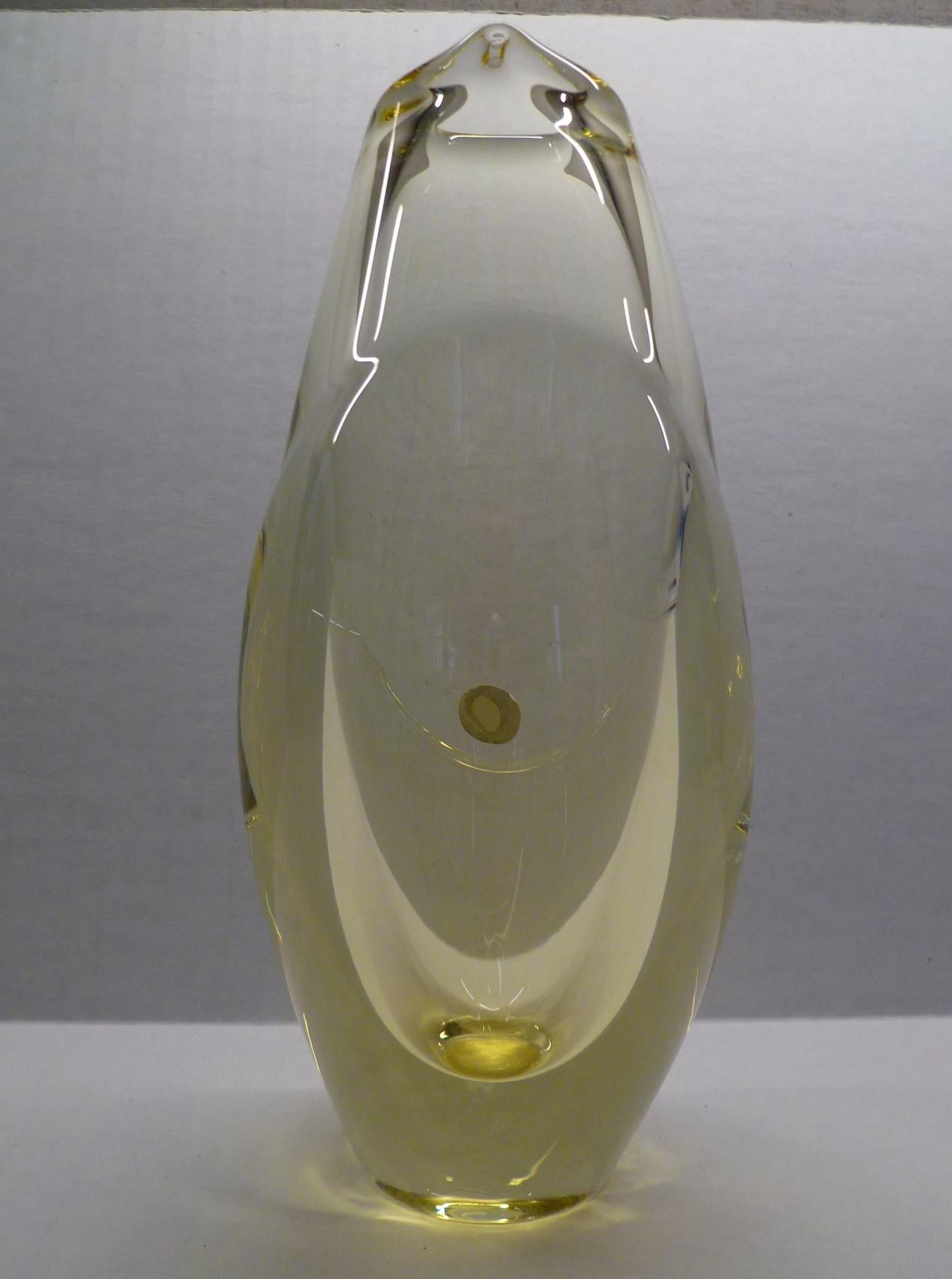ZBS, Modern Bohemian Citrine Yellow Blown Glass Vase, Czechoslovakia, 1960s For Sale 1