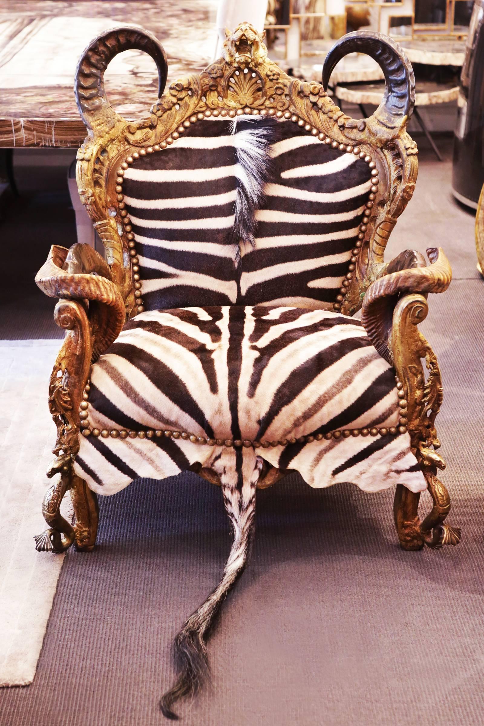 Zebra und Löwenkopf Sessel (Französisch) im Angebot