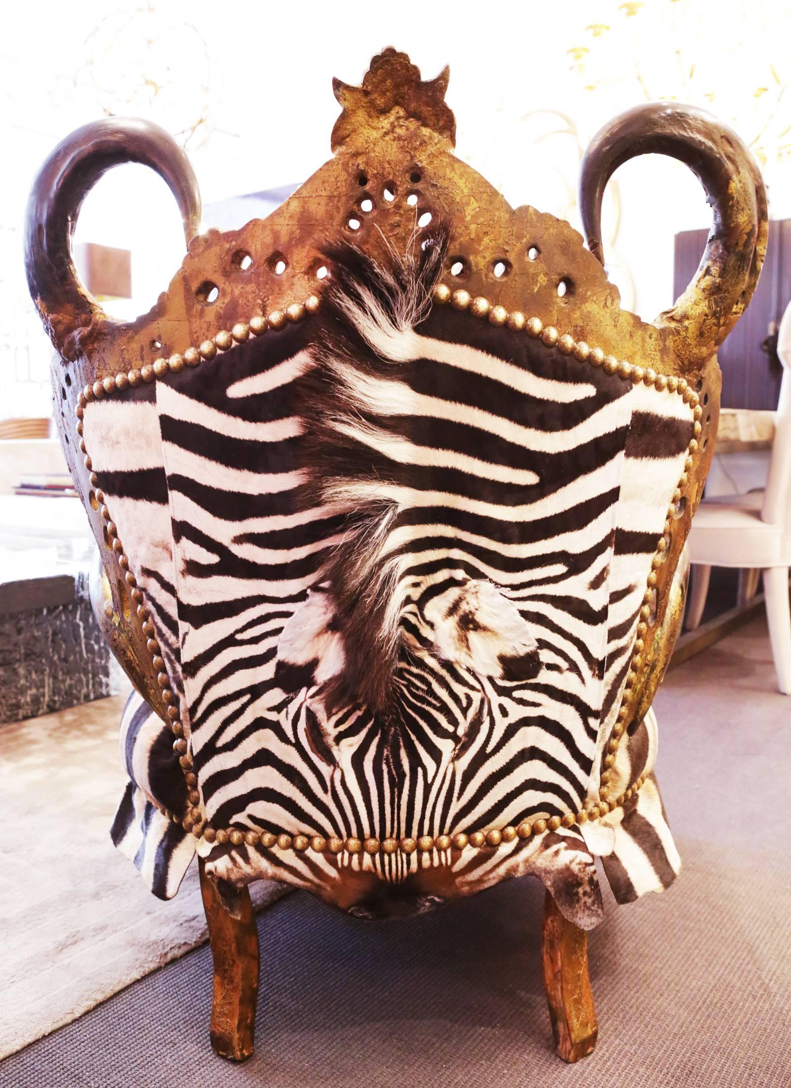 Zebra und Löwenkopf Sessel (Handgefertigt) im Angebot