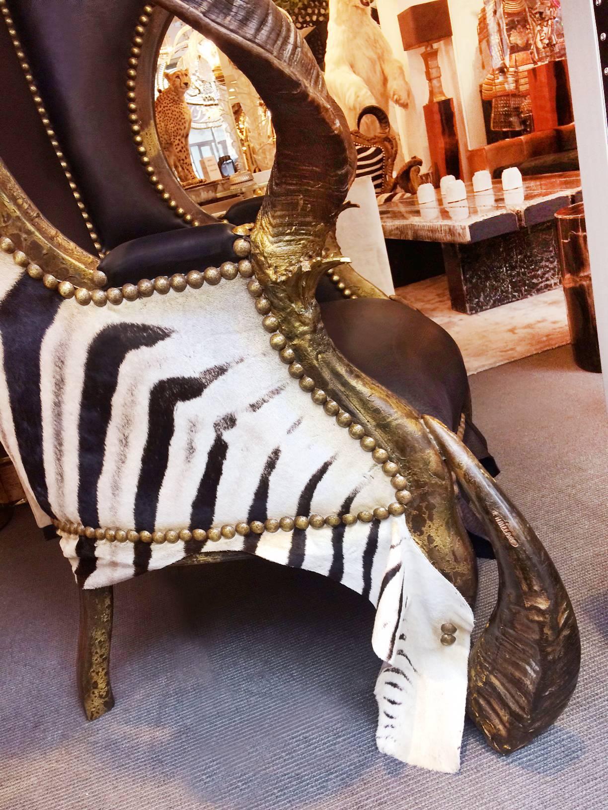 Zebra Black Armchair Dome mit echtem Zebrafell und echten Hörnern im Angebot 3
