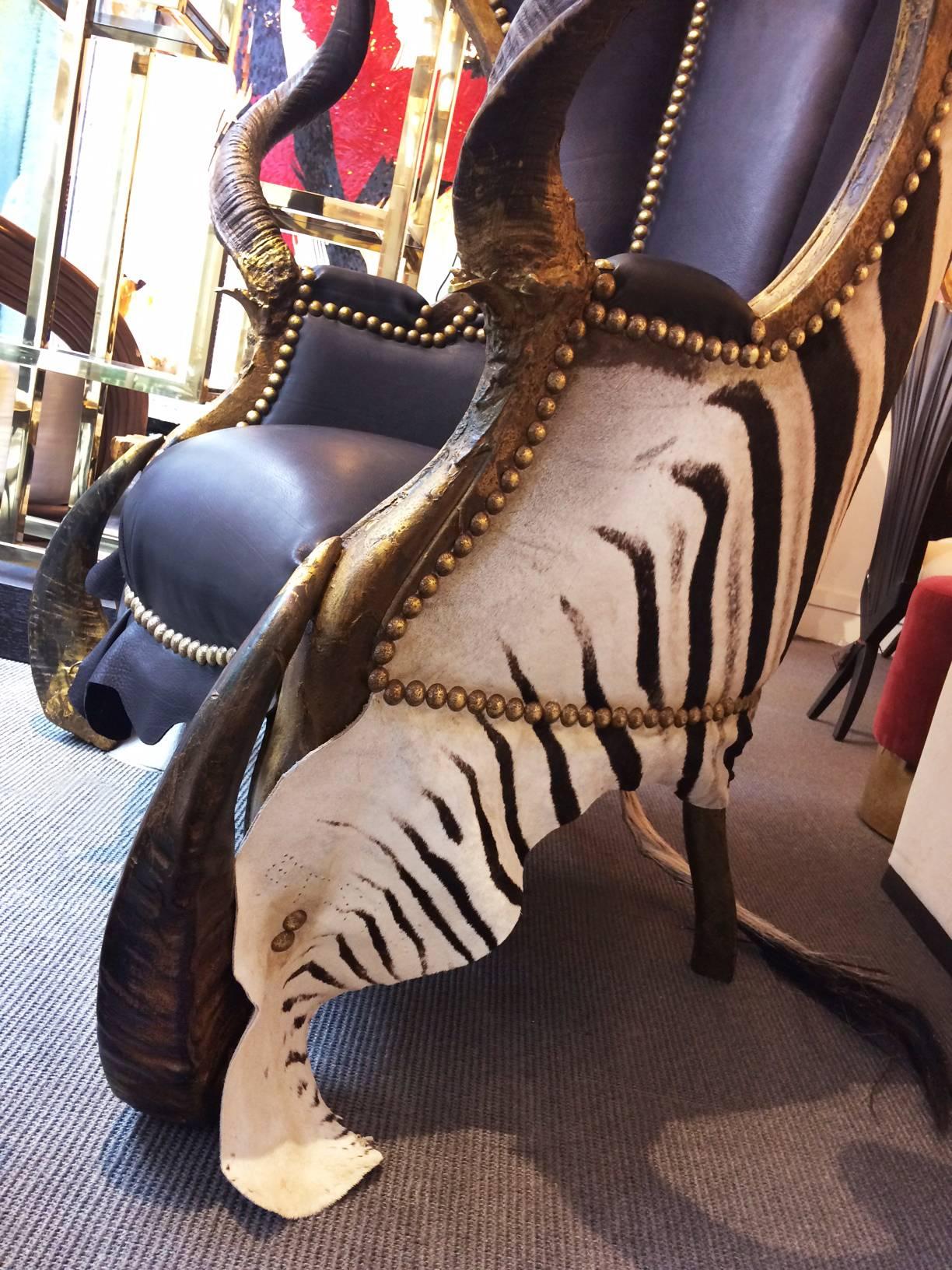 Zebra Black Armchair Dome mit echtem Zebrafell und echten Hörnern im Angebot 2