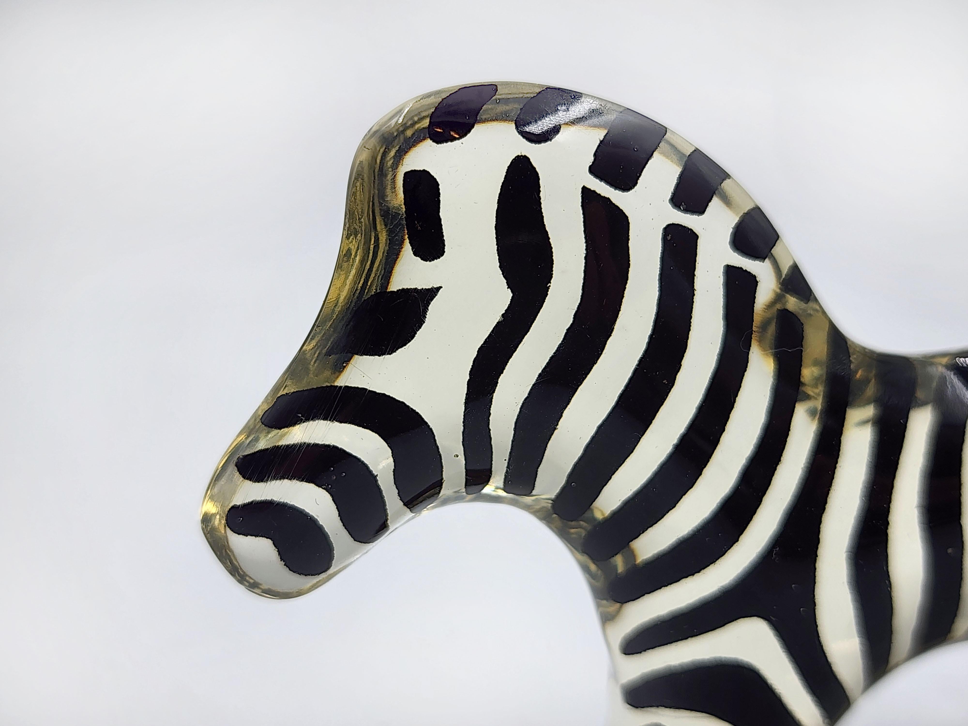 Fatto a mano Scultura in acrilico Zebra Lucite di Abraham Palatnik in vendita