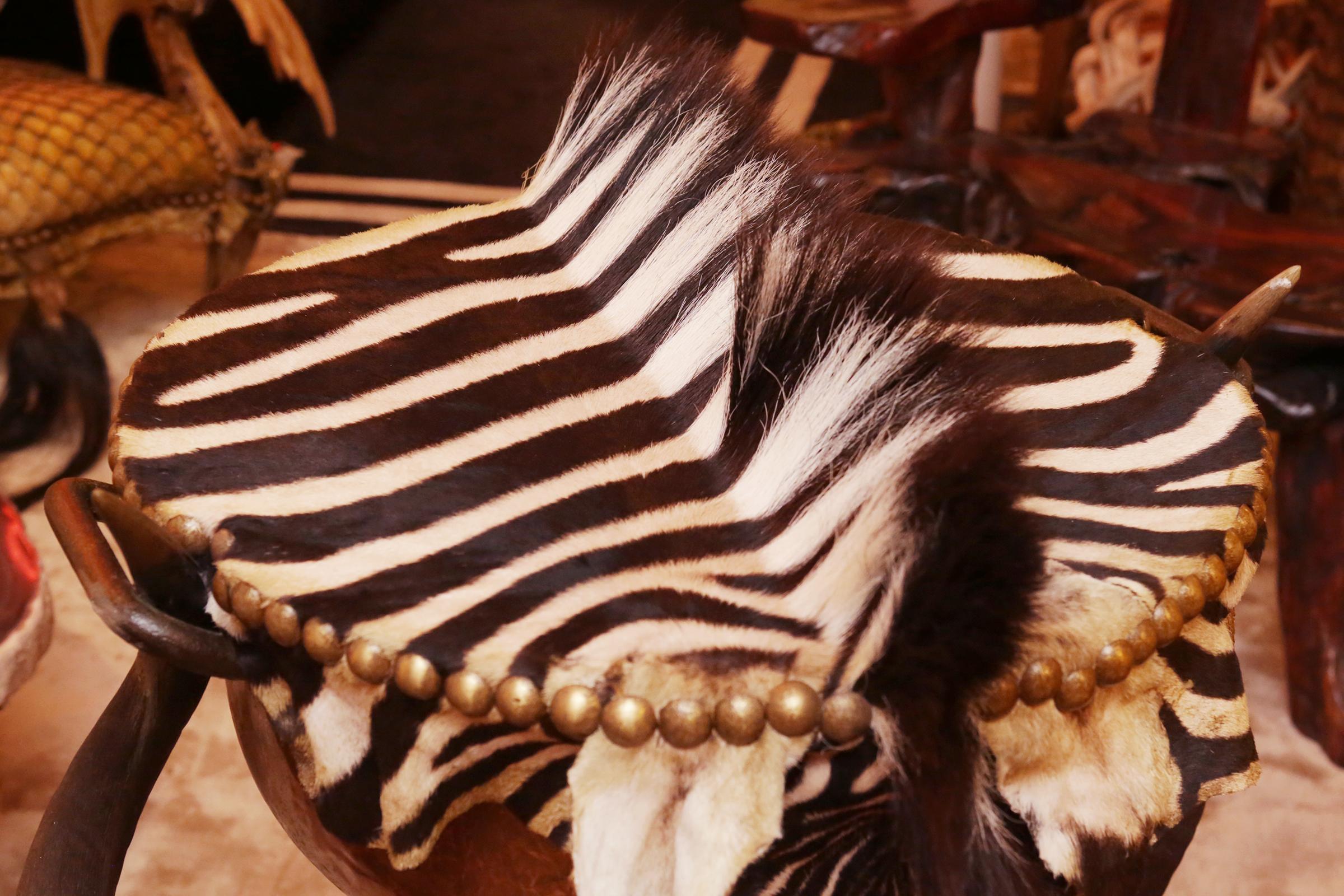 Zebra Mane High Side Table In New Condition For Sale In Paris, FR