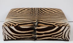 Pouf/tavolino Zebra, quadrato grande, due pelli di Zebra, Custom MADE In USA