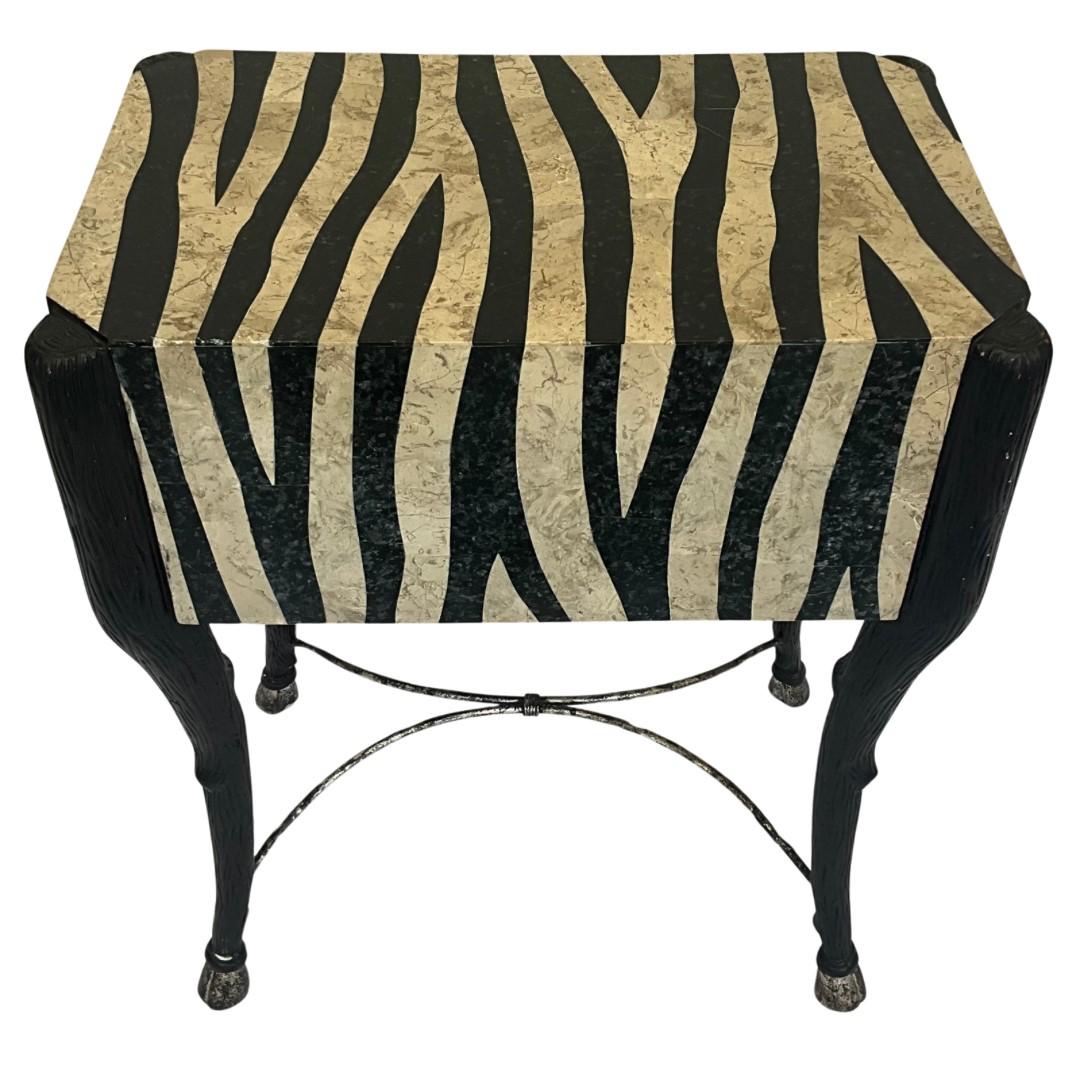 Table d'appoint/de chevet à imprimé zébré avec tiroir &  Pieds de sabot en vente 2
