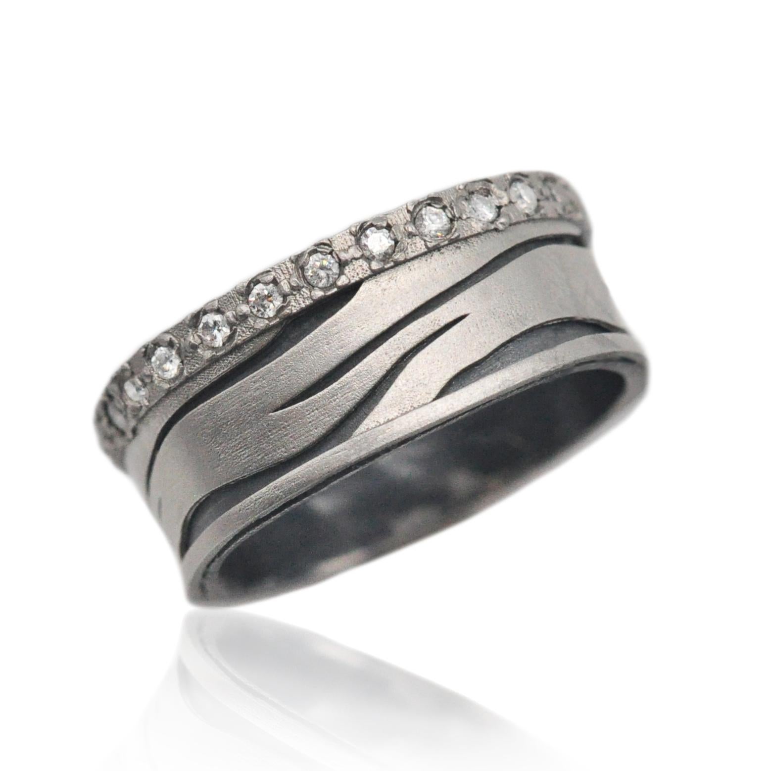 For Sale:  Zebra Print Ring in Platinum with Edge Diamonds 2