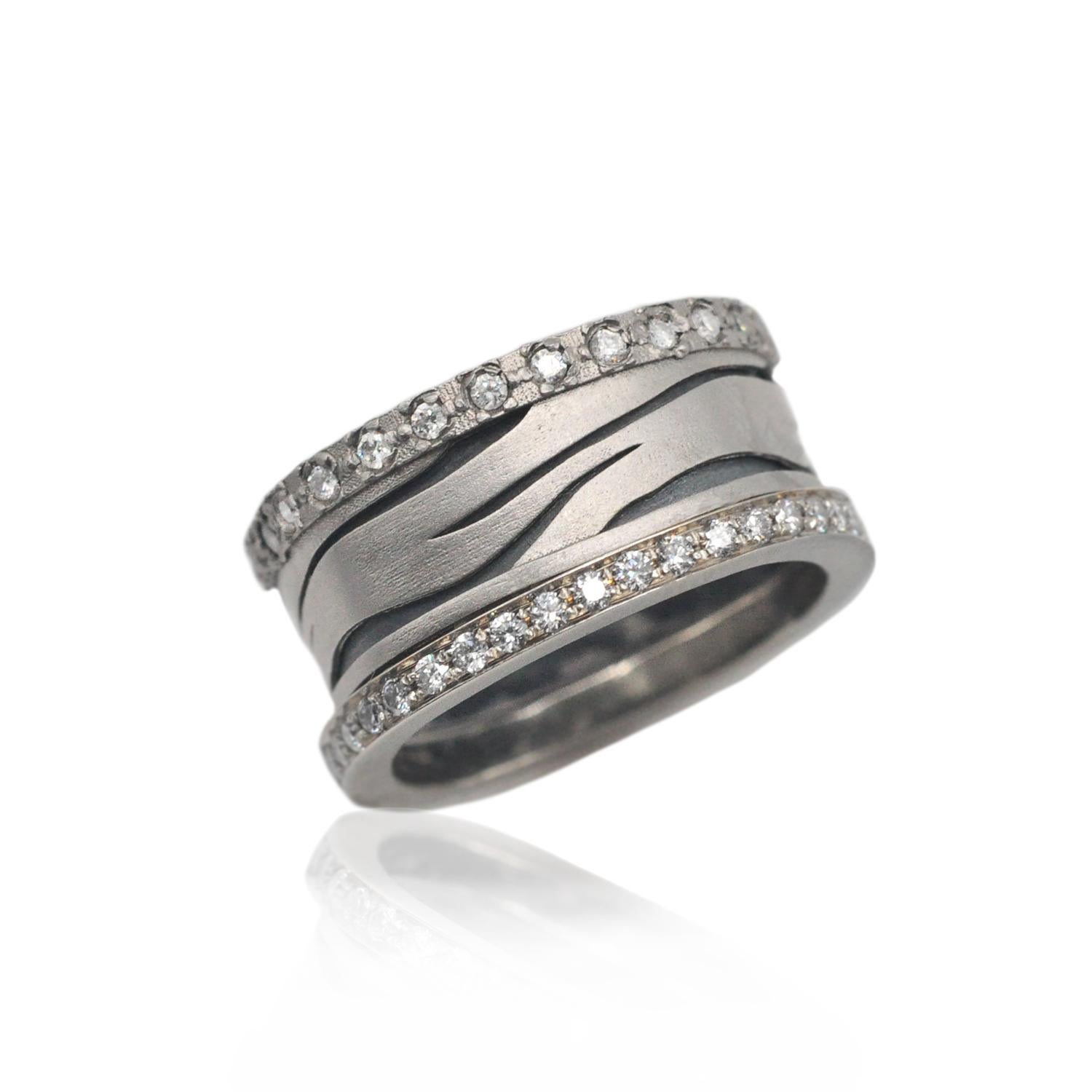 For Sale:  Zebra Print Ring in Platinum with Edge Diamonds 3