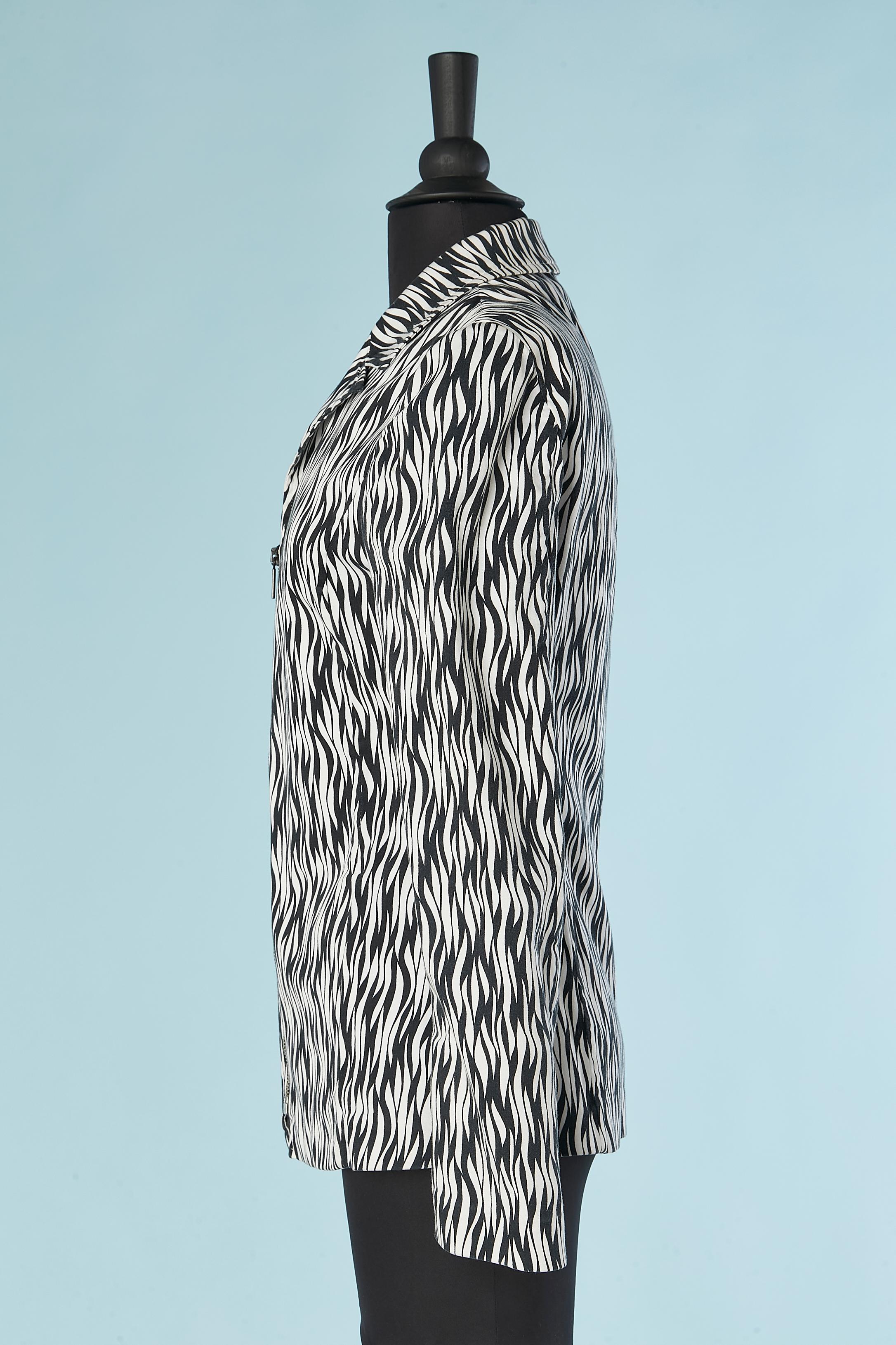 Zebra bedruckte Jacke mit mittlerer Vorderseite  Reißverschluss Versus Gianni Versace  im Zustand „Hervorragend“ im Angebot in Saint-Ouen-Sur-Seine, FR