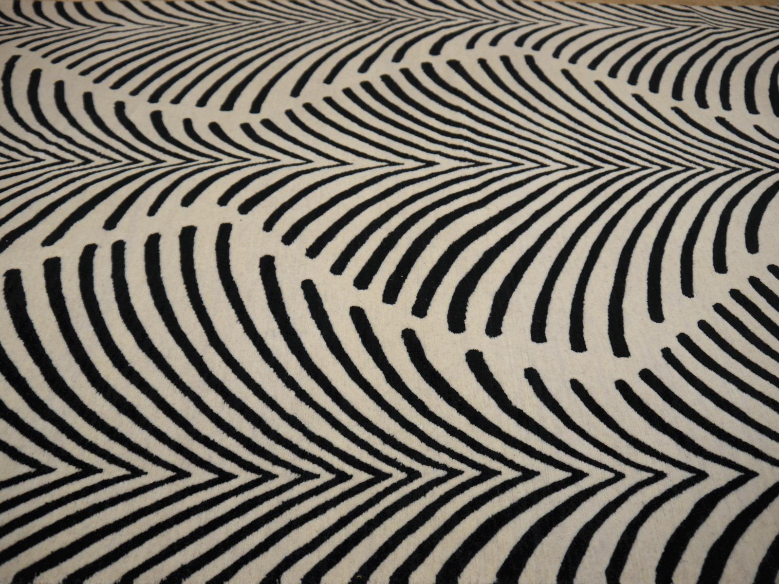 Zebra Rug Hand Knotted in Style of Art Deco Design In New Condition For Sale In Lohr, Bavaria, DE