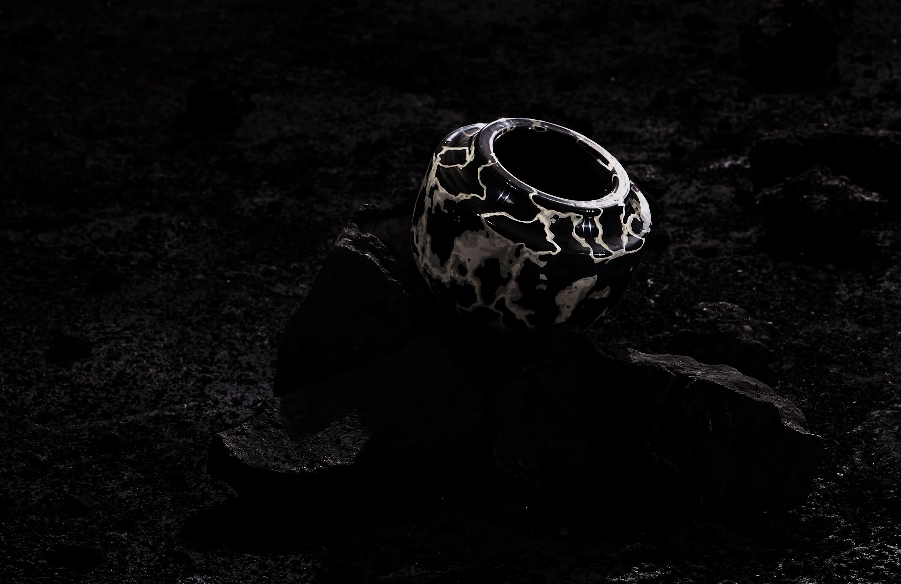 Zebra Stone, Black & White Jesmonite Vase / Vessel by Nic Parnell In New Condition For Sale In London, GB