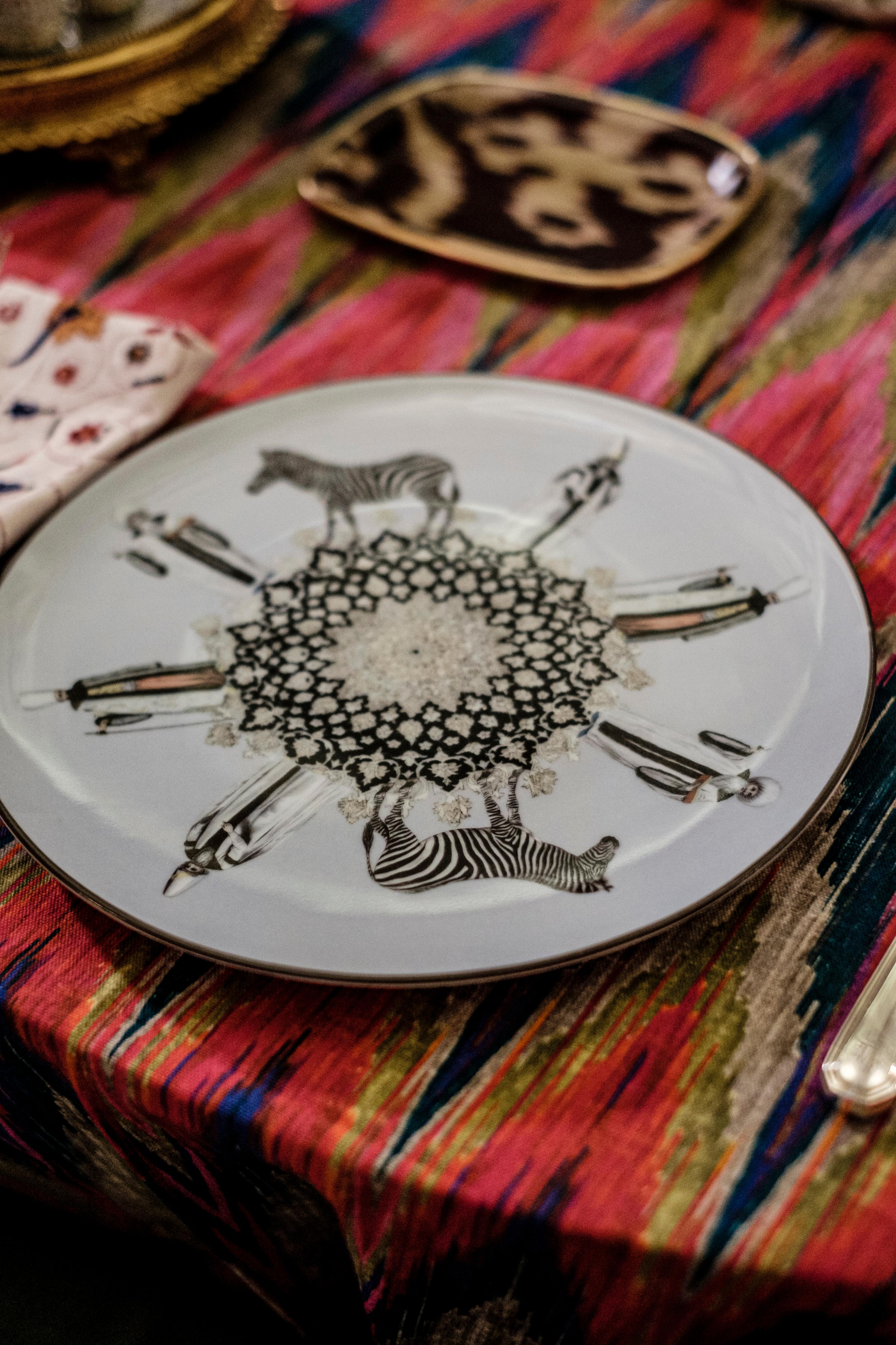 Zebras Porcelain Dinner Plate by Vito Nesta for Les-Ottomans For Sale 1