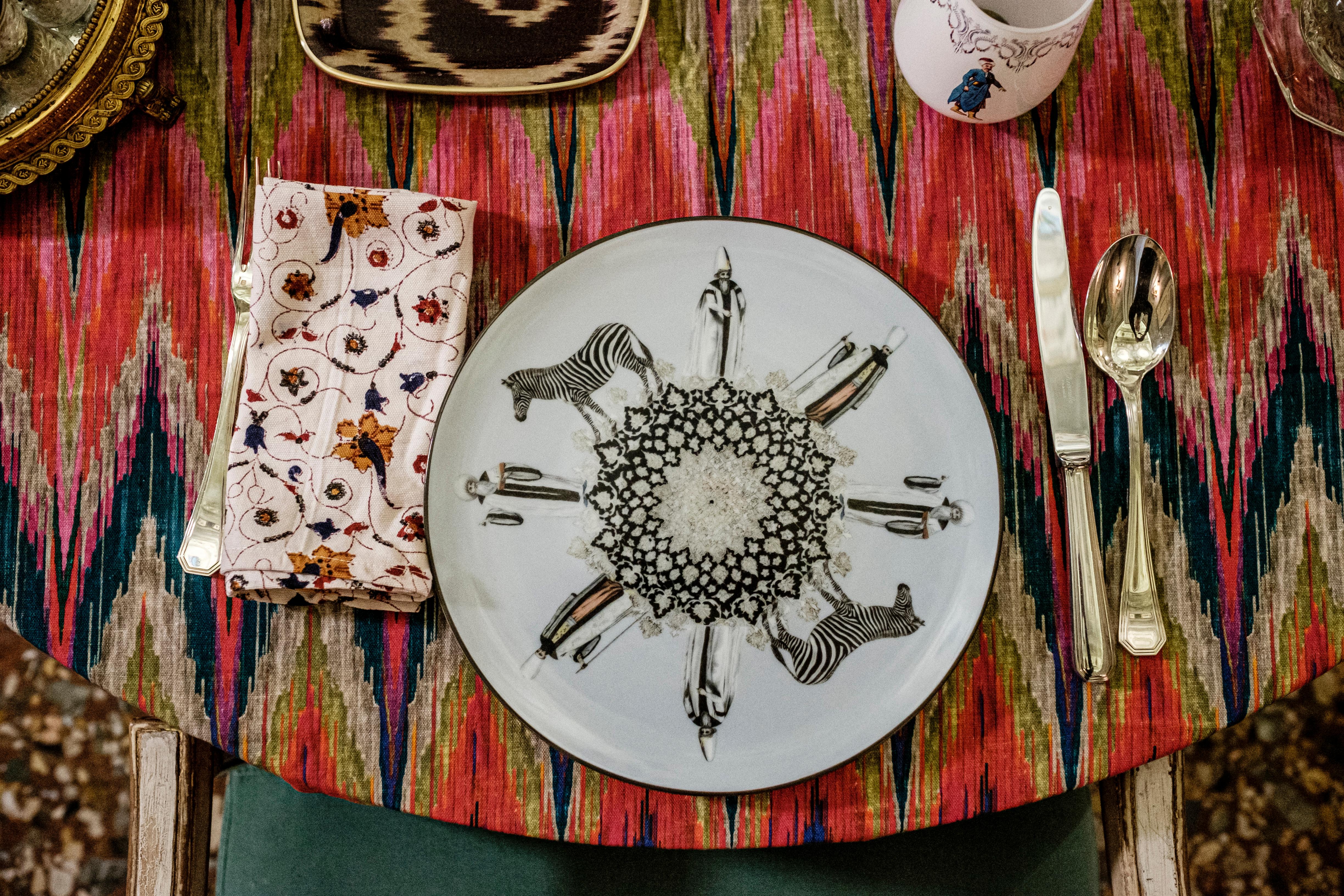 Zebras Porcelain Dinner Plate by Vito Nesta for Les-Ottomans For Sale 2