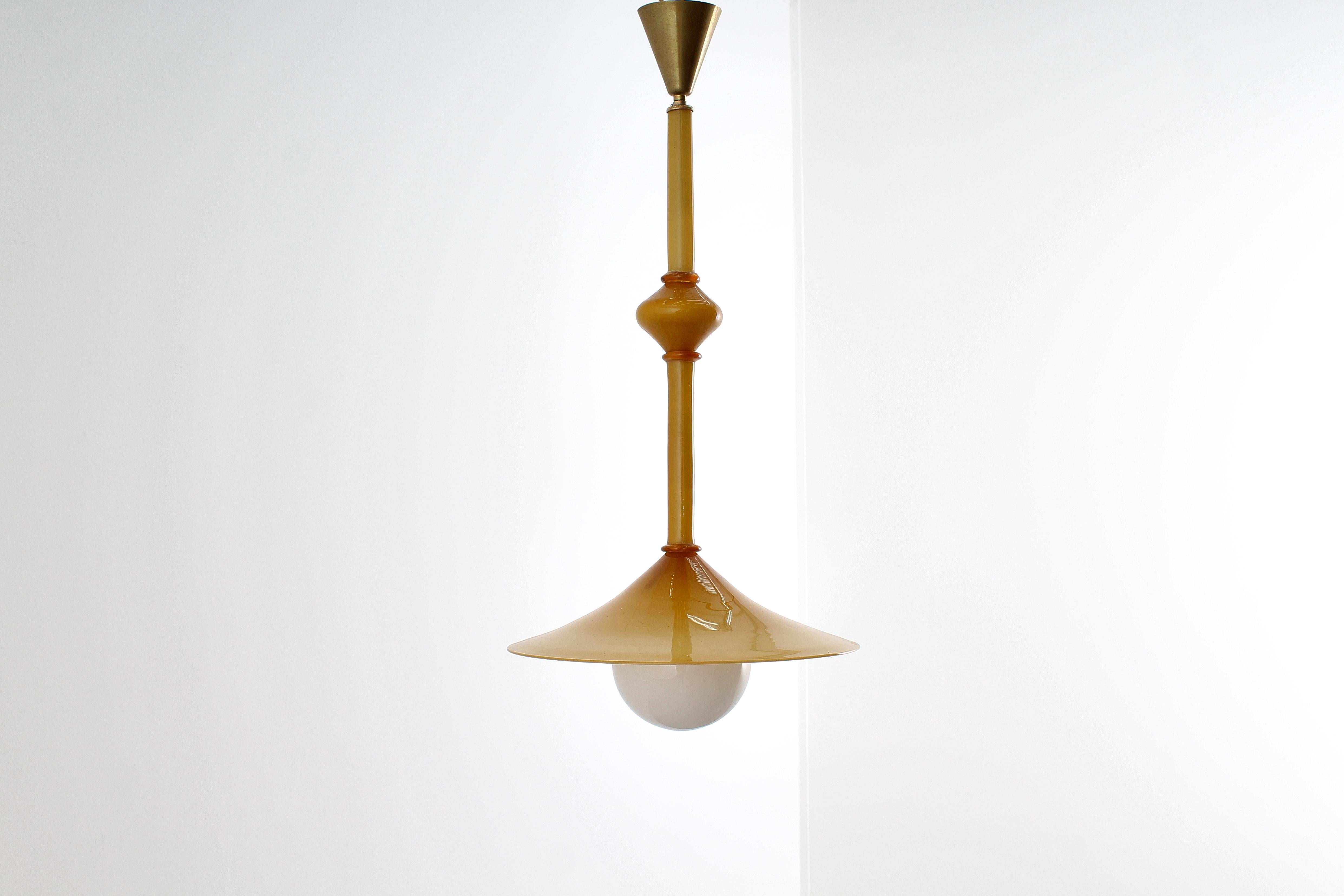 Mid-Century moderno Zecchin Martinuzzi Murano Blown and Cased Glass Chandelier 30s Italy in vendita