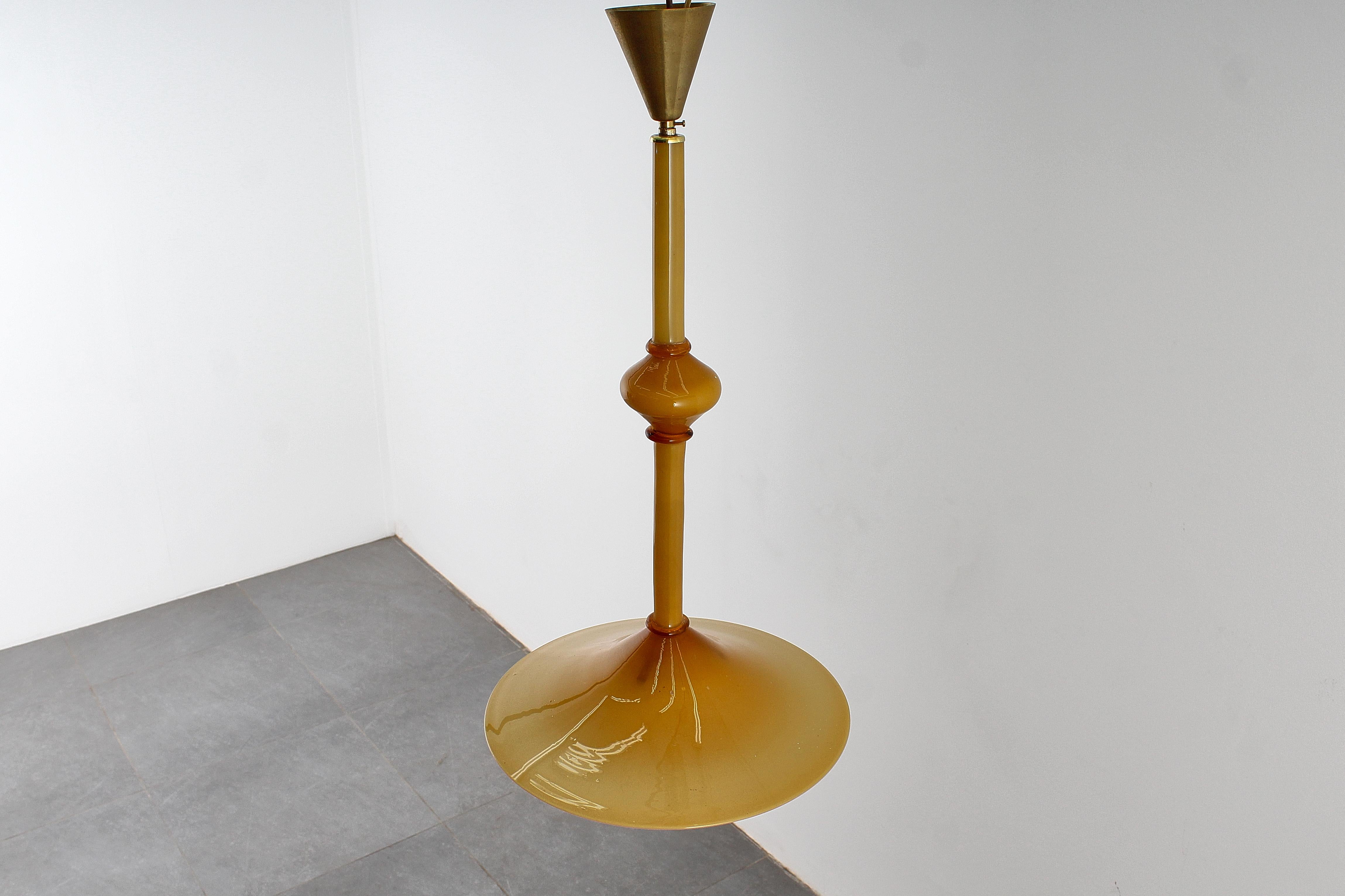 Zecchin Martinuzzi Murano Blown and Cased Glass Chandelier 30s Italy In condizioni buone in vendita a Palermo, IT